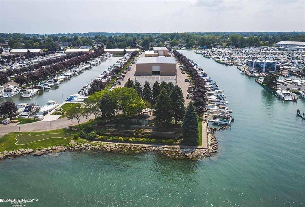 Harrison Twp, MI 48045,41700 Conger Bay L-16