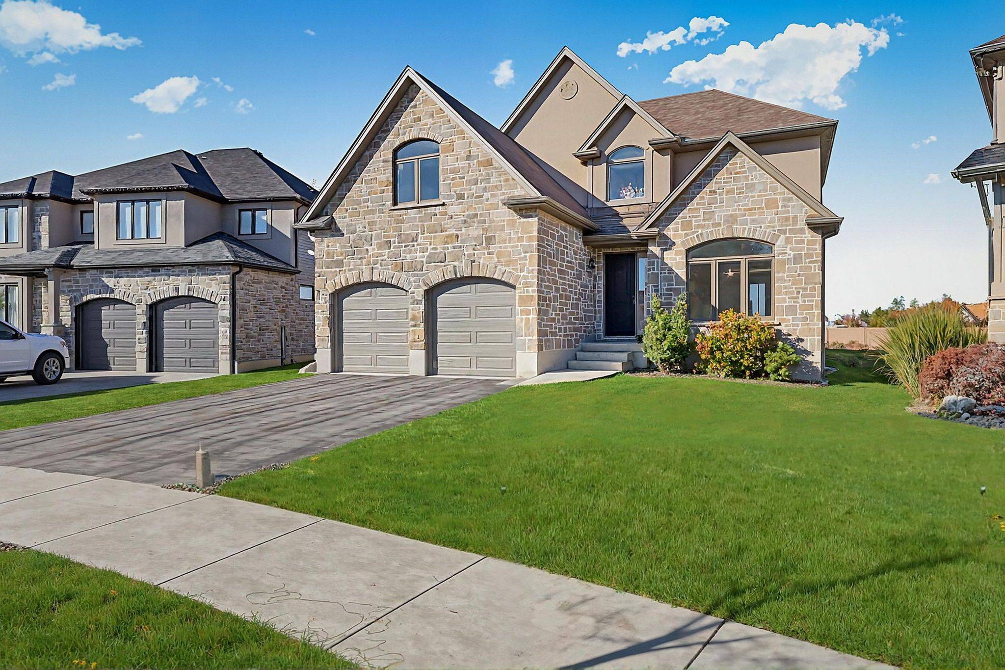 East Zorra-tavistock, ON N0J 1M0,47 BURTON ST