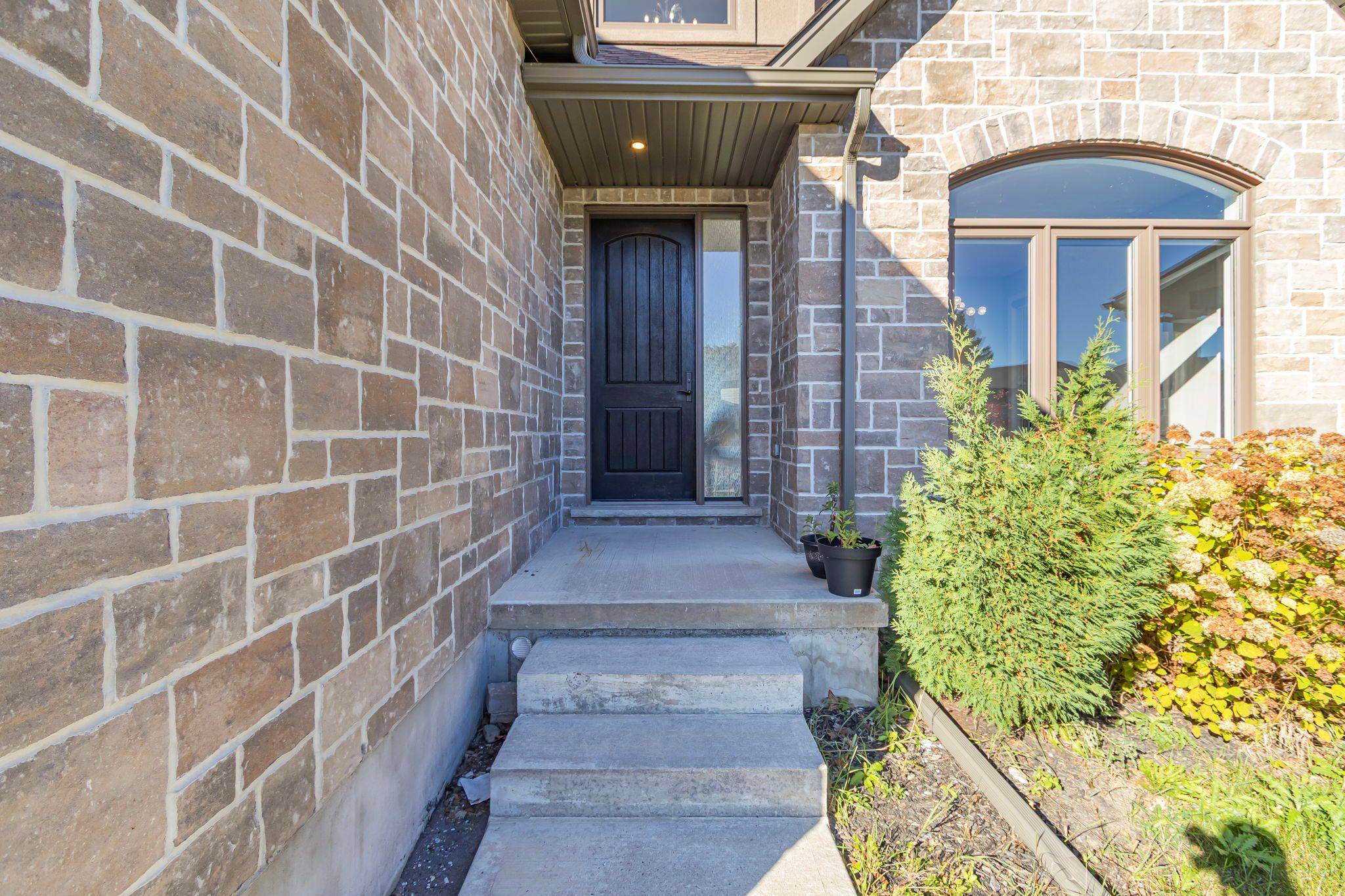 East Zorra-tavistock, ON N0J 1M0,47 BURTON ST