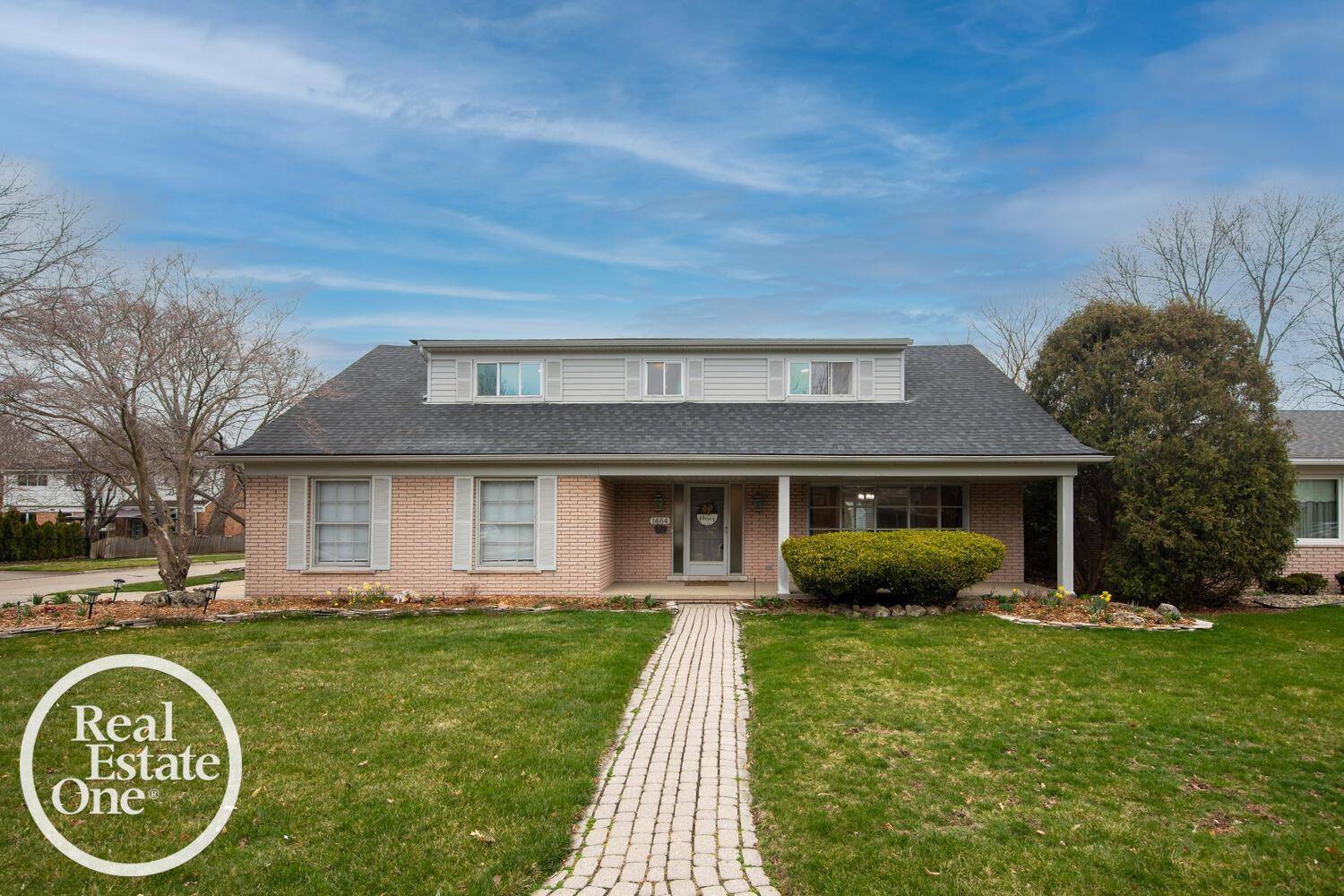 Grosse Pointe Woods, MI 48236,1464 Blairmoor