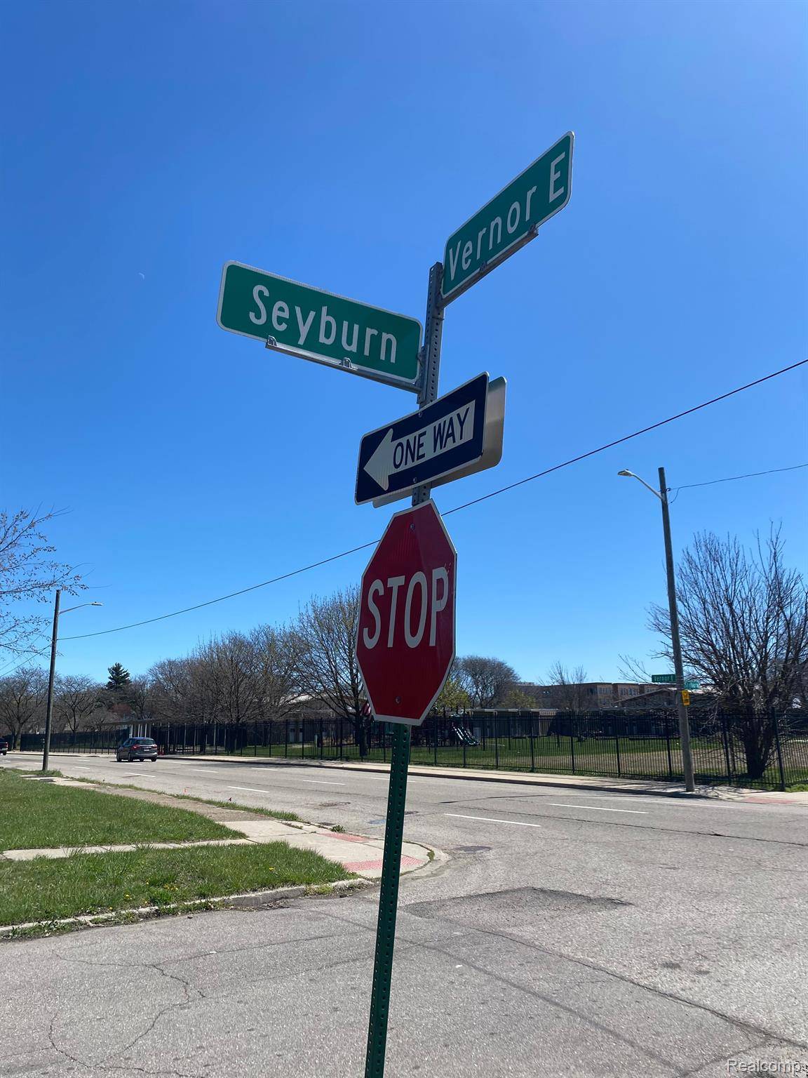 Detroit, MI 48214,2409 SEYBURN ST