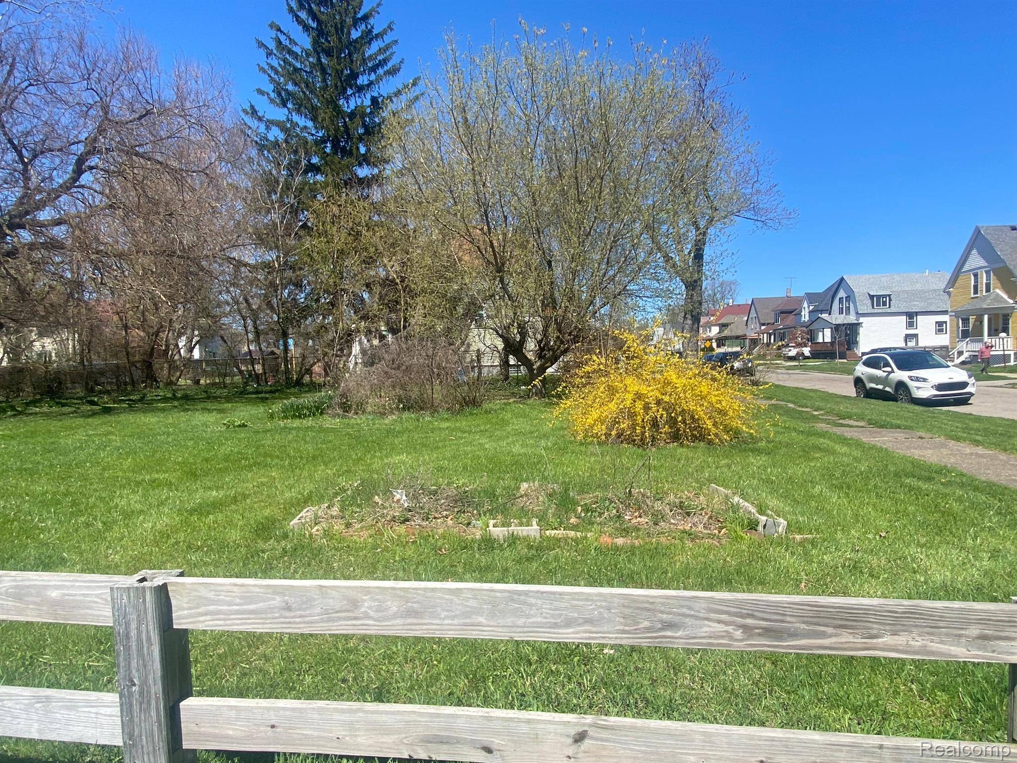 Detroit, MI 48214,2409 SEYBURN ST