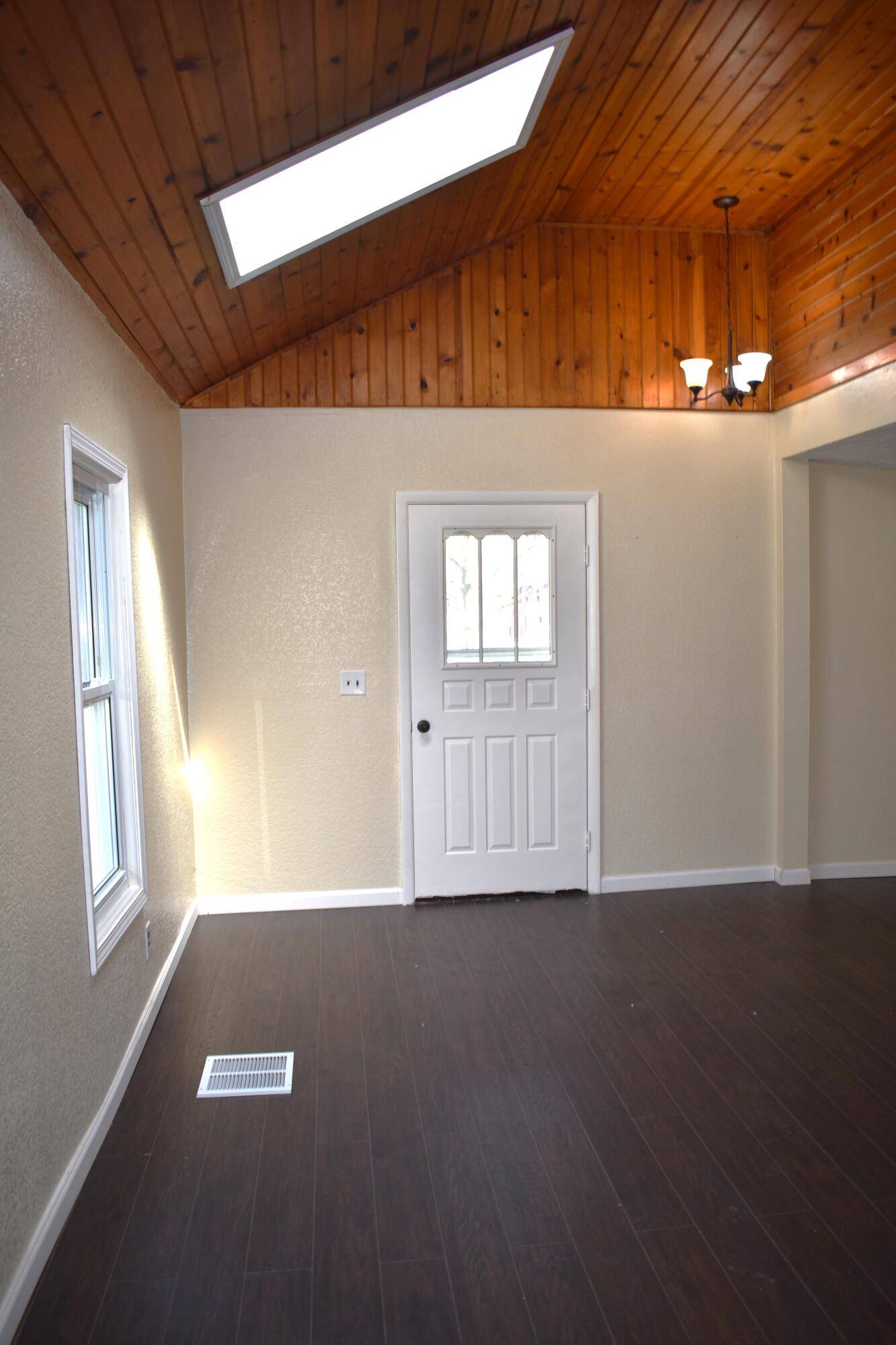 Petersburg, MI 49270,39 W Center ST