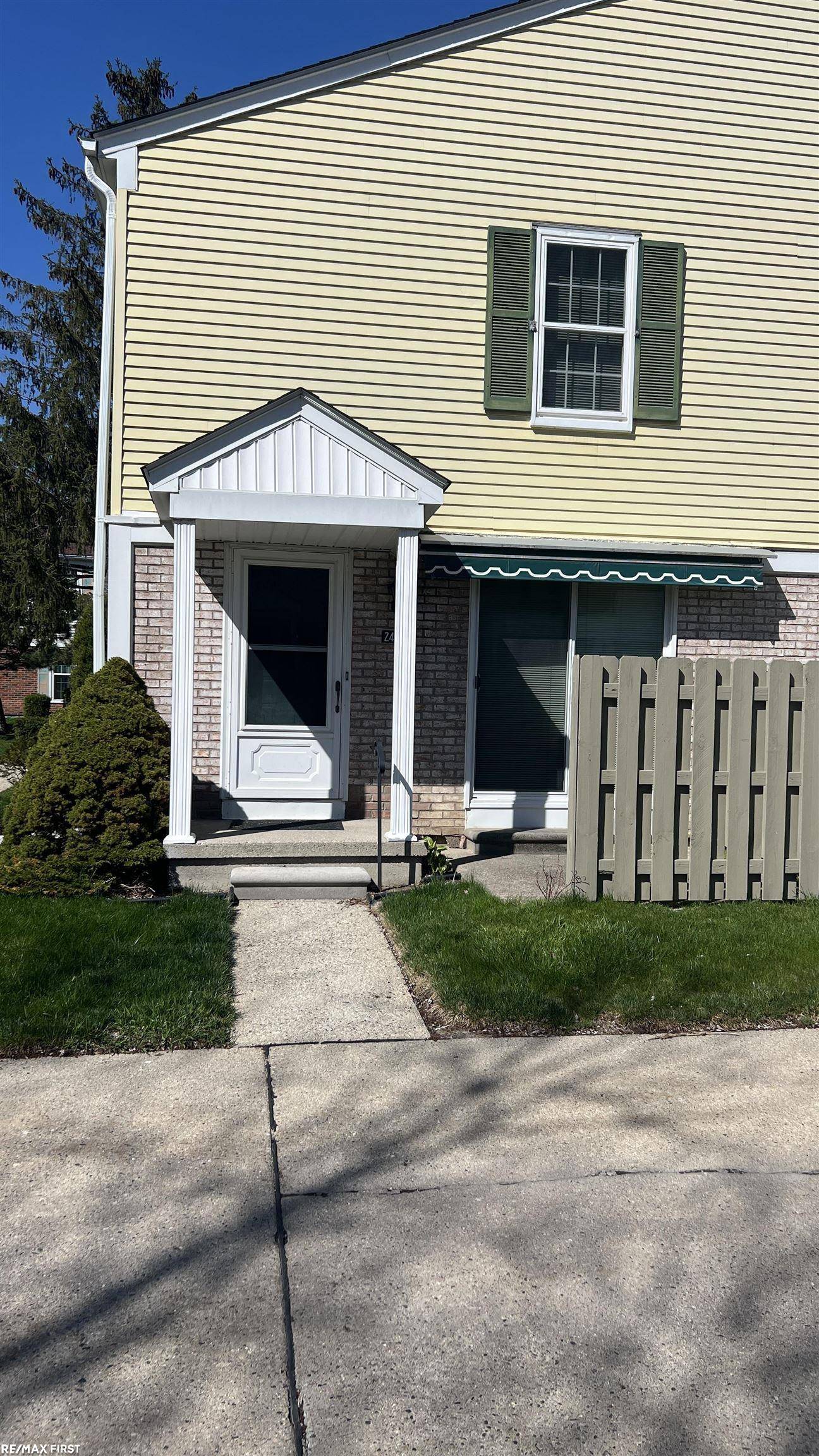 Harrison Twp, MI 48045,24704 Spring Lane