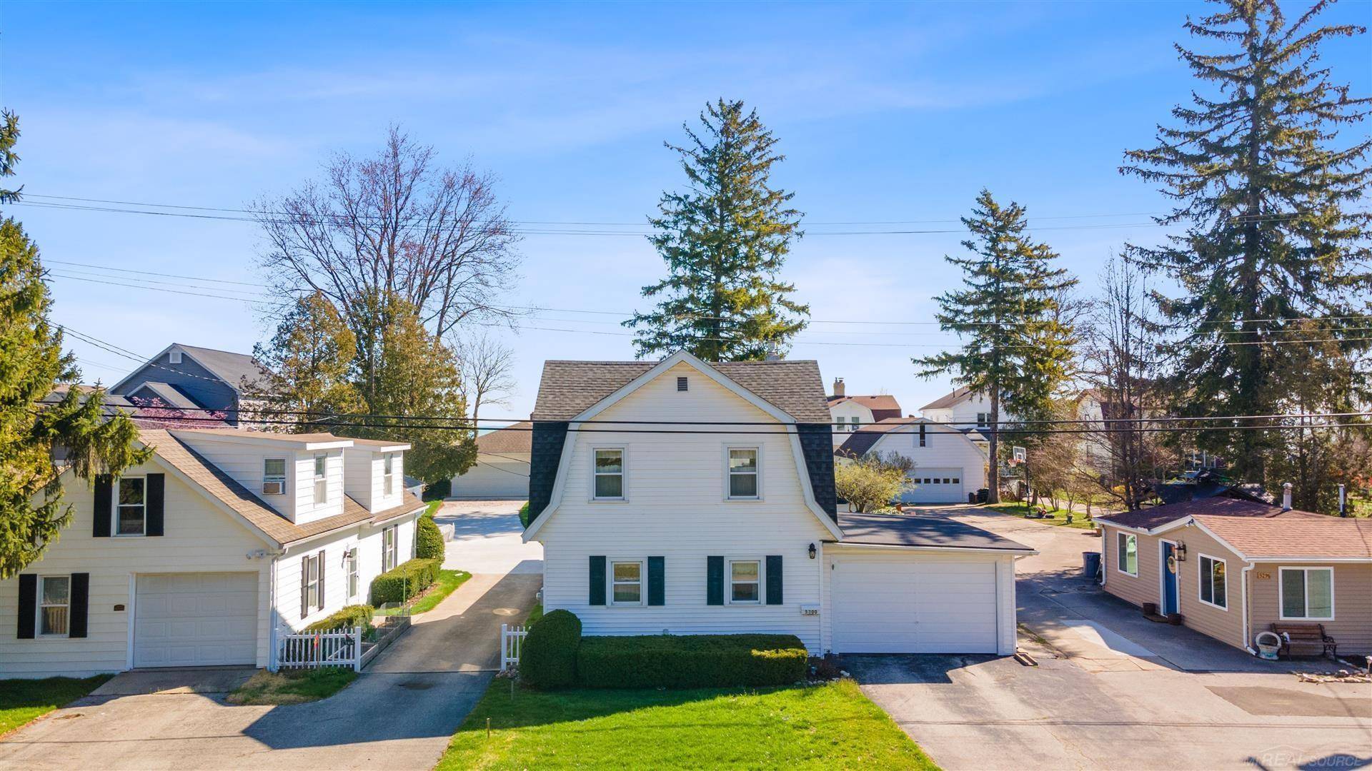 Fort Gratiot, MI 48059,5300 Lakeshore