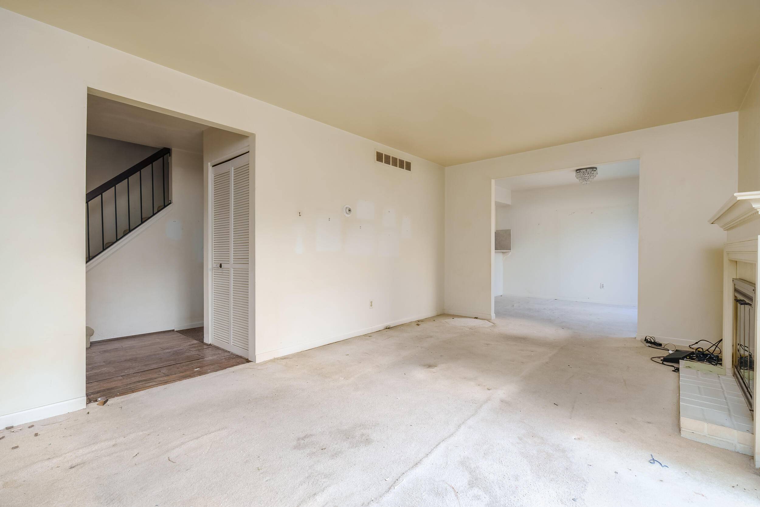 Kalamazoo, MI 49007,209 Paisley CT