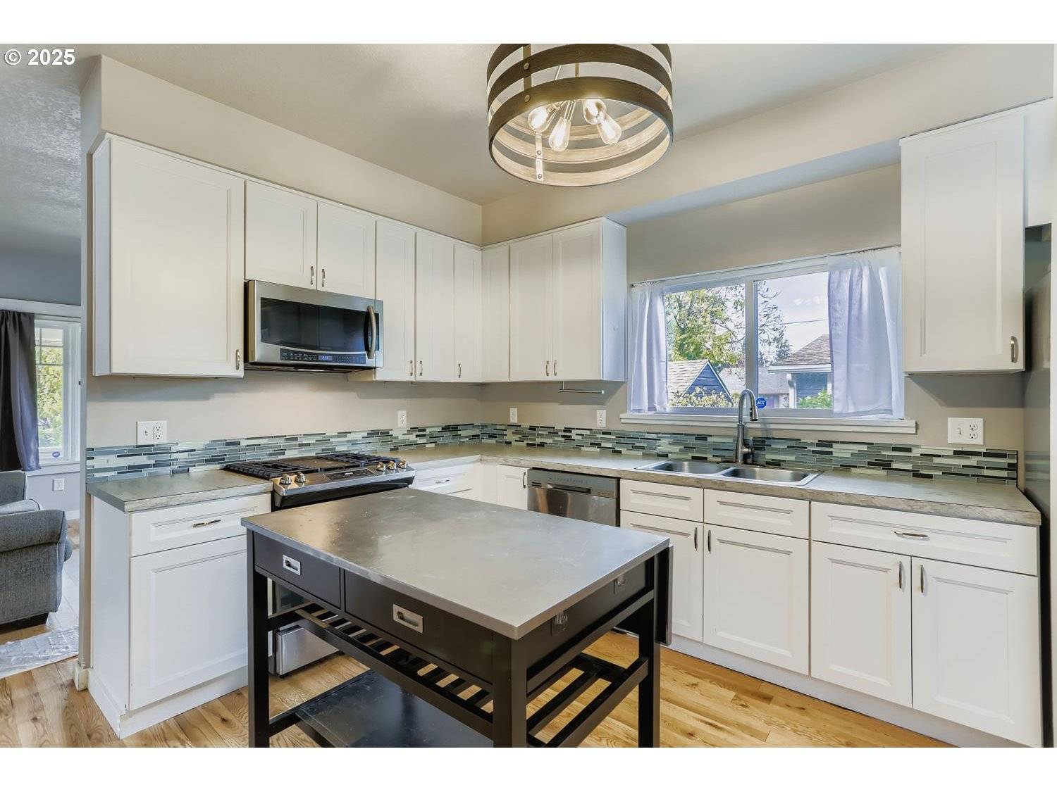 Portland, OR 97206,6416 SE 80TH PL