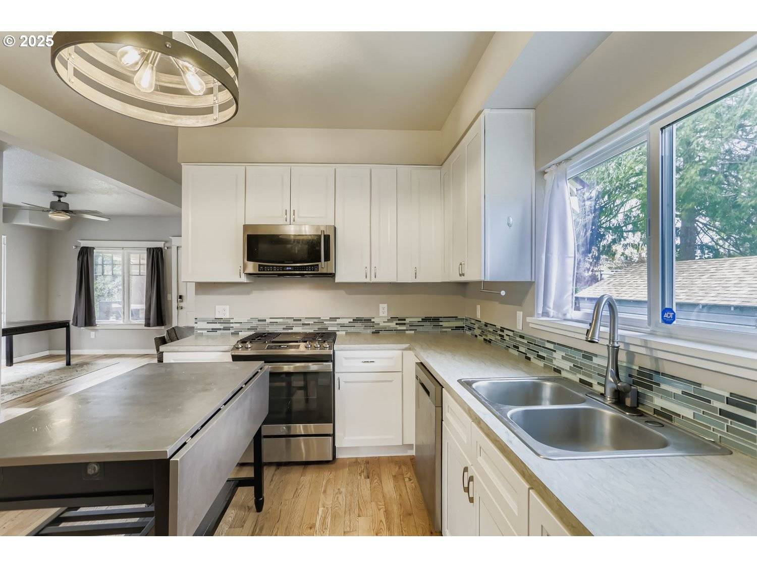 Portland, OR 97206,6416 SE 80TH PL