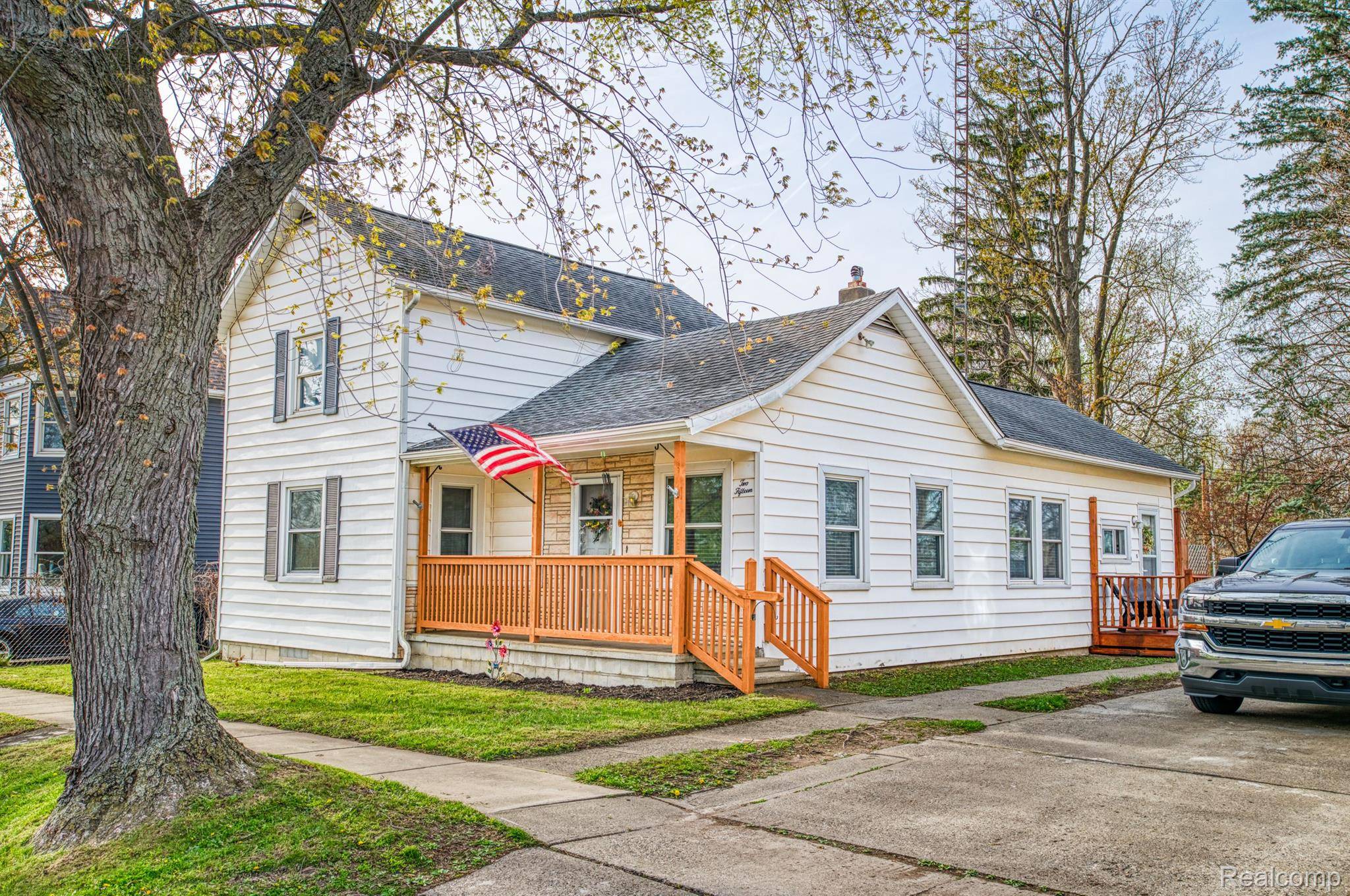 Fowlerville, MI 48836,215 SOUTH ST