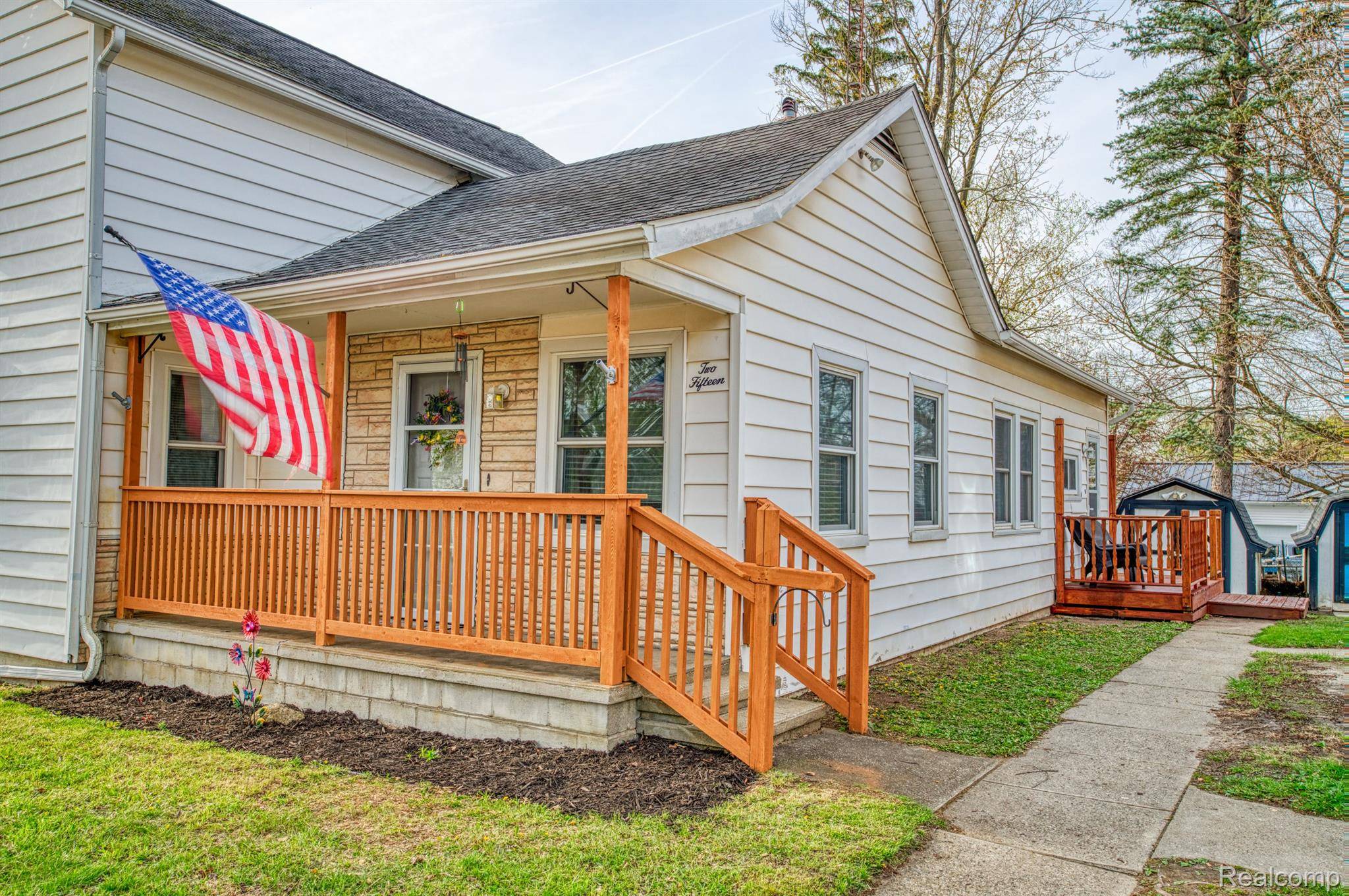 Fowlerville, MI 48836,215 SOUTH ST