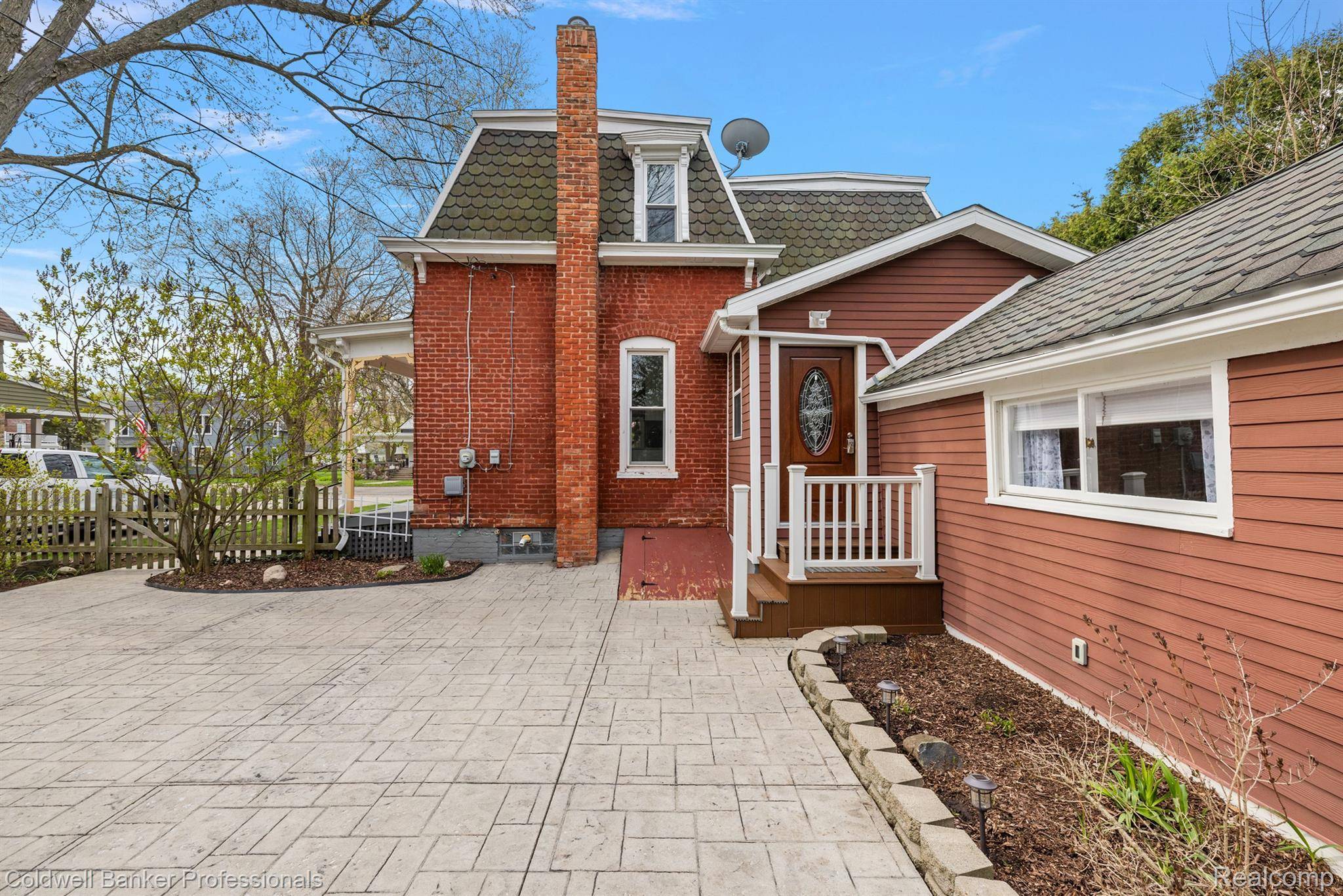 Oxford, MI 48371,49 Dennison ST