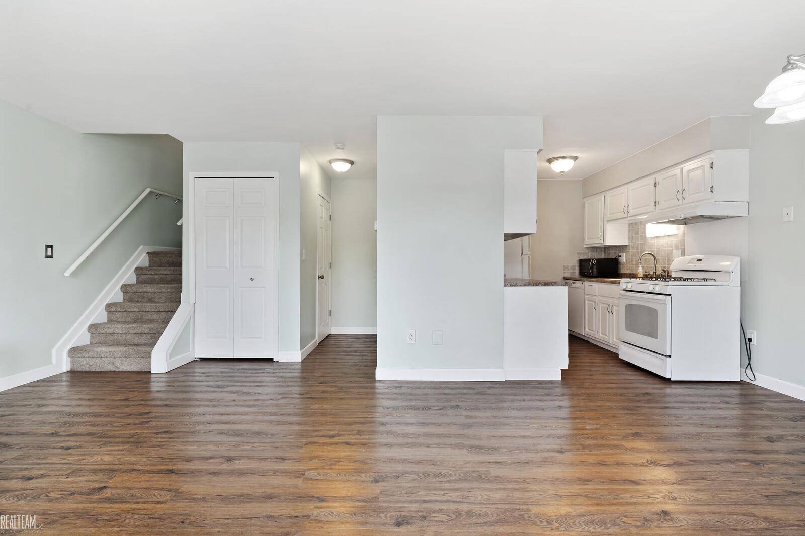 Utica, MI 48317,2064 Orchard Crest