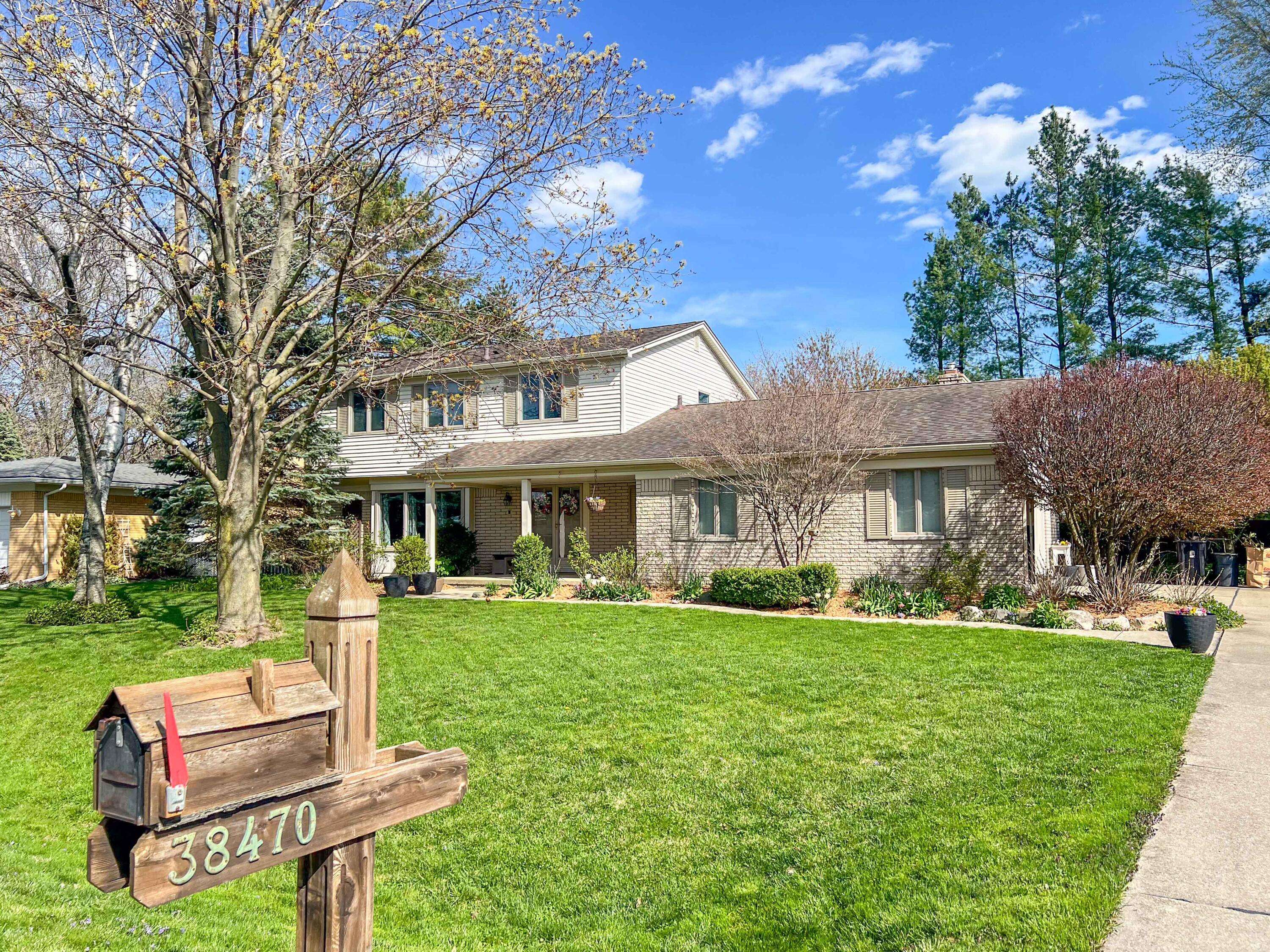 Clinton Twp, MI 48036,38470 Applewood ST