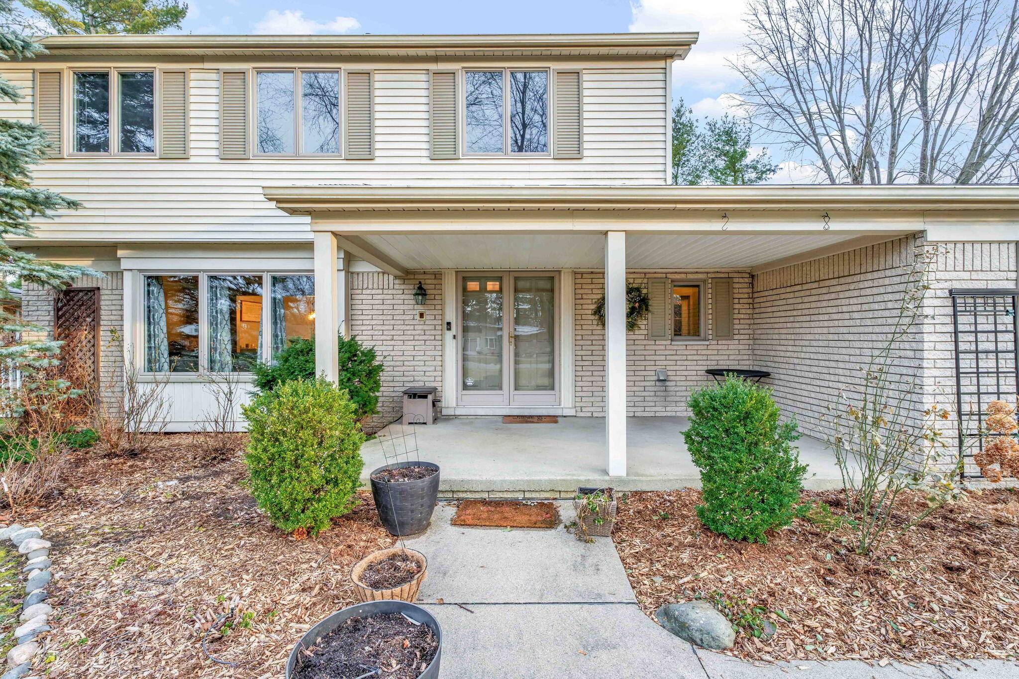 Clinton Twp, MI 48036,38470 Applewood ST