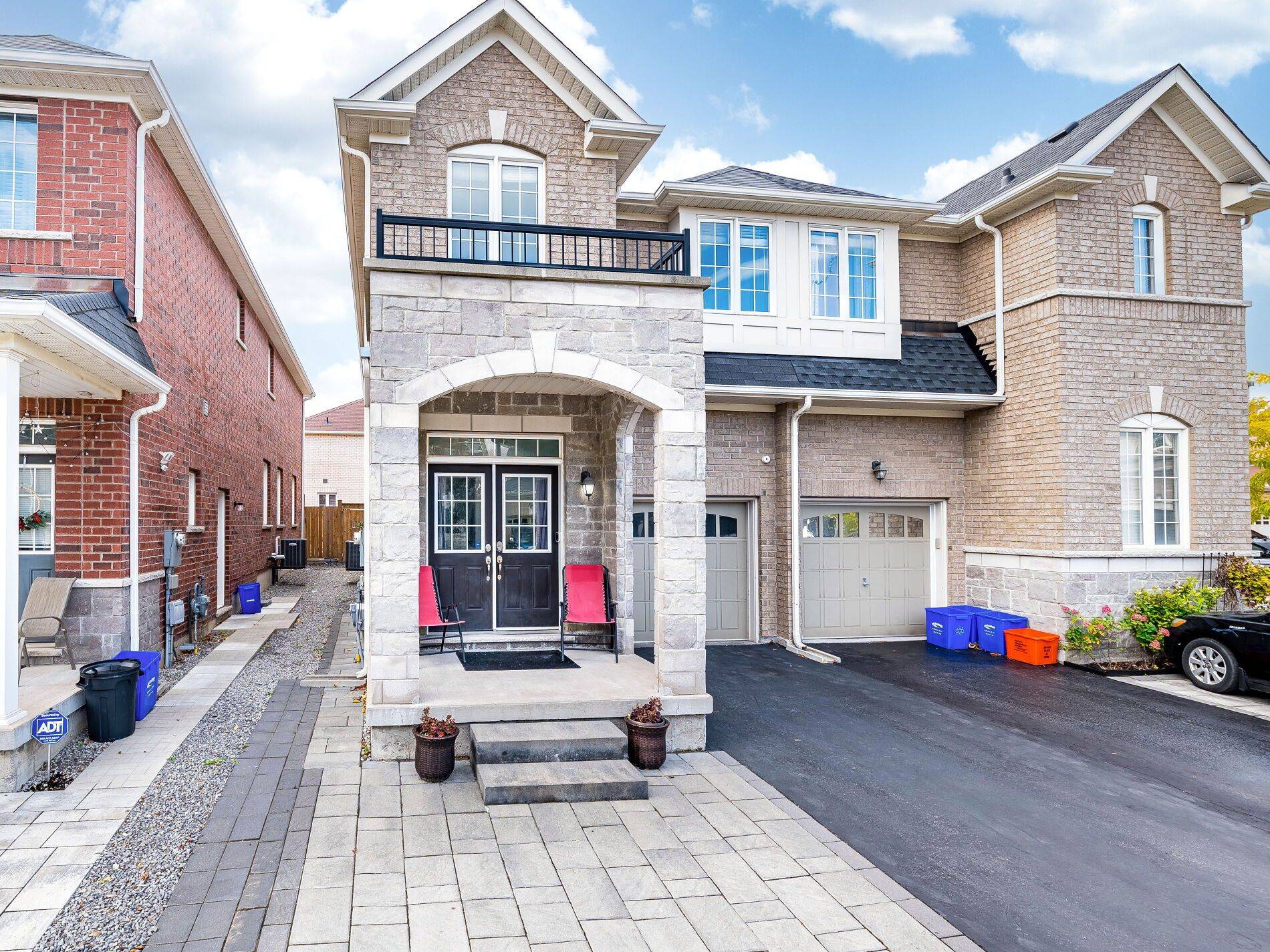 Milton, ON L9T 8M3,1302 Ruddy CRES