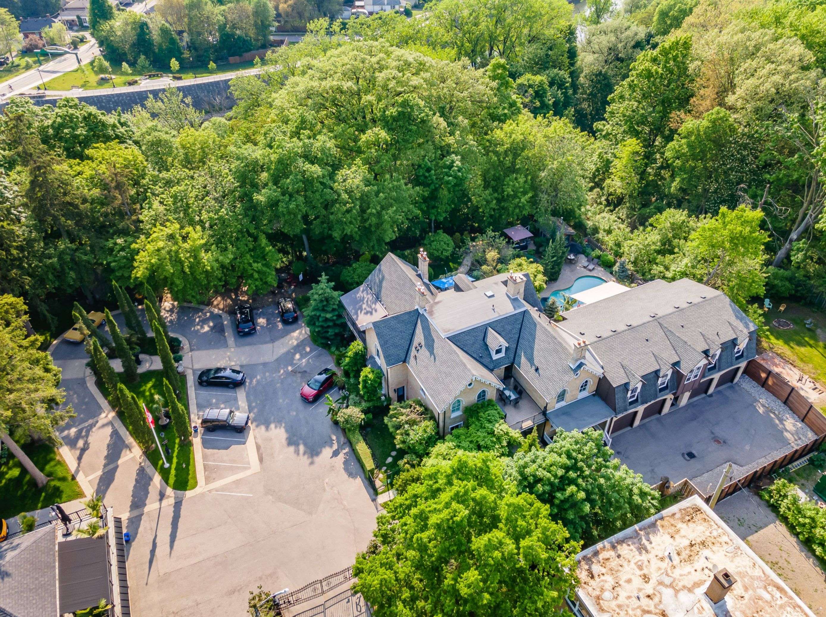 London East, ON N6A 1N2,80 Barton ST #3