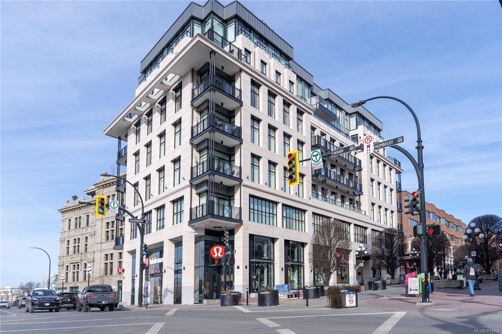 Victoria, BC V8W 0G5,888 Government St #302