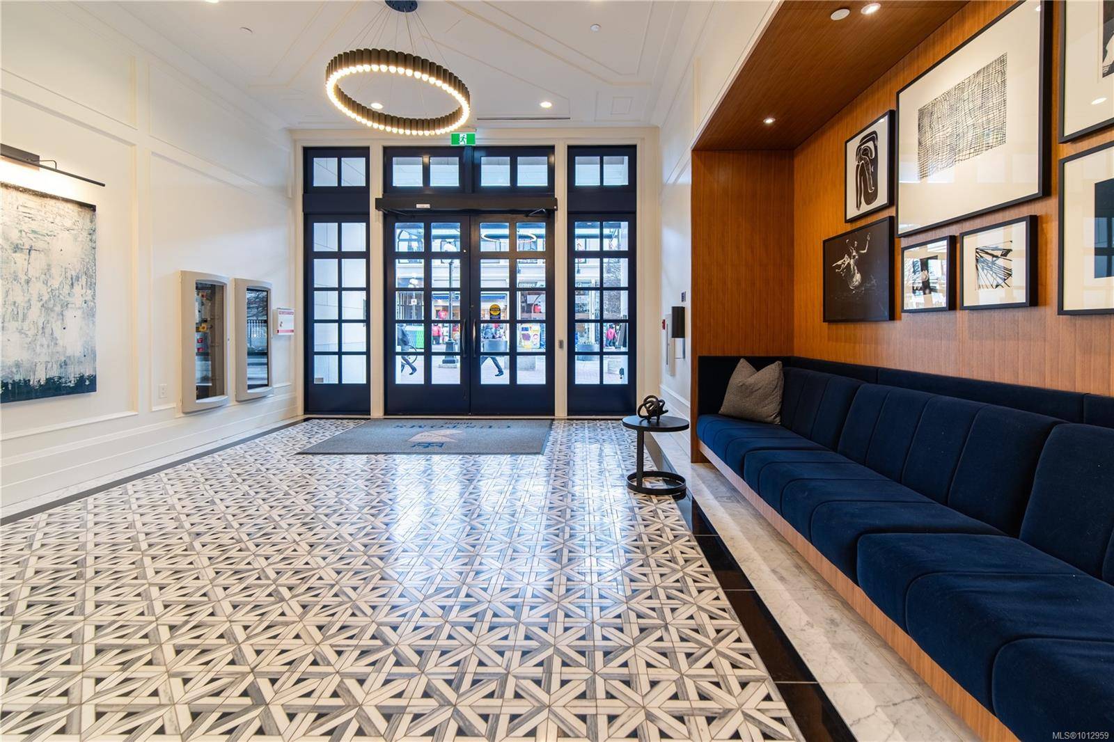 Victoria, BC V8W 0G5,888 Government St #302