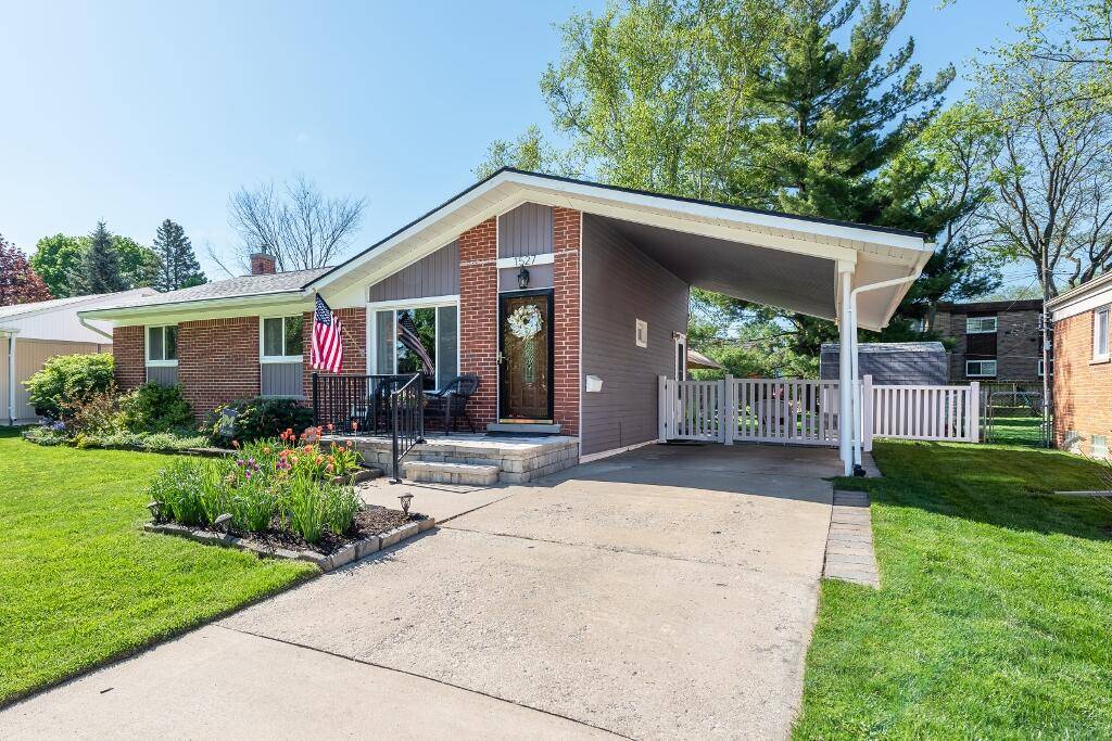 Ypsilanti, MI 48197,1527 Whittier RD