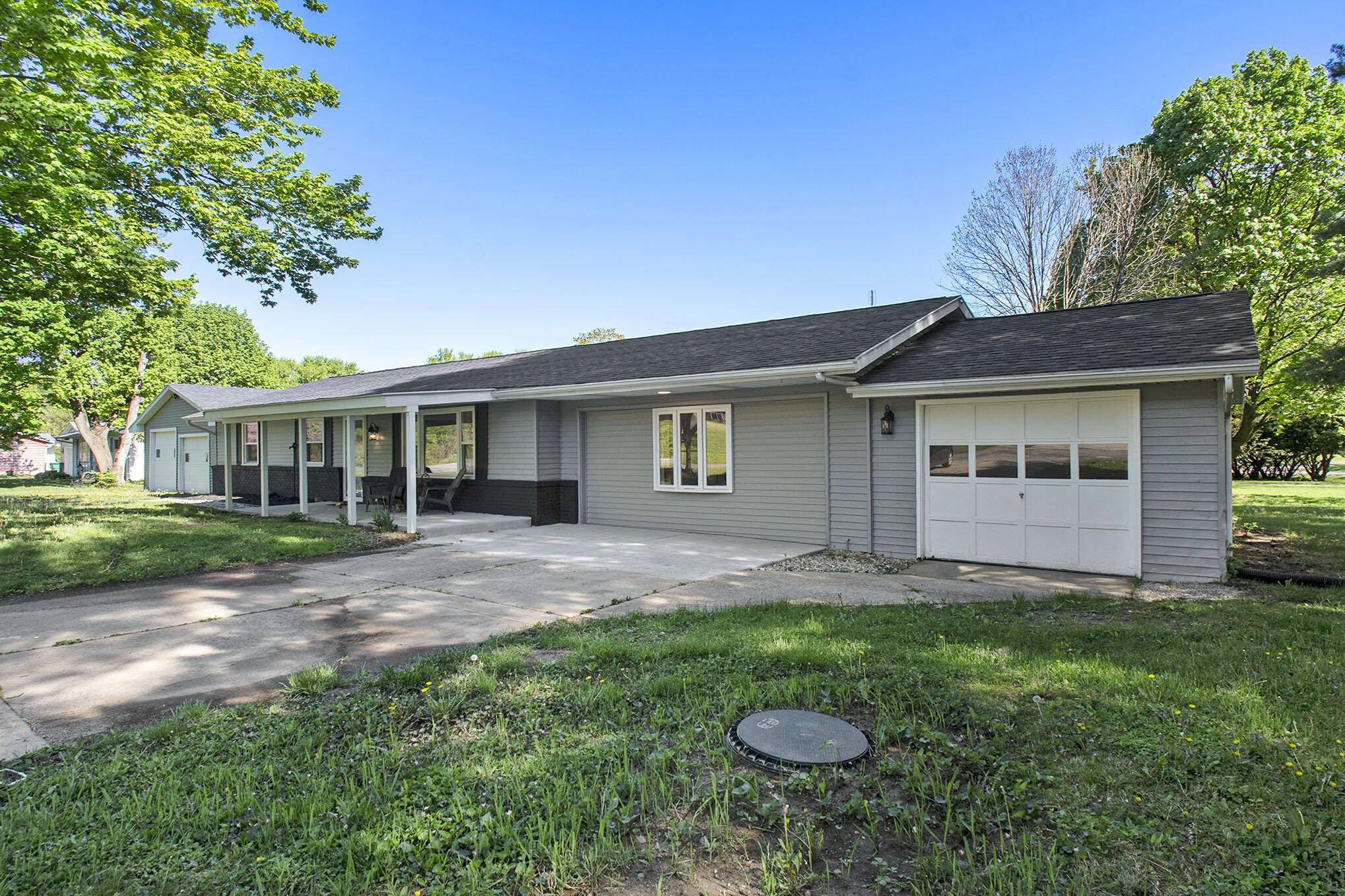 Buchanan, MI 49107,3119 Center DR