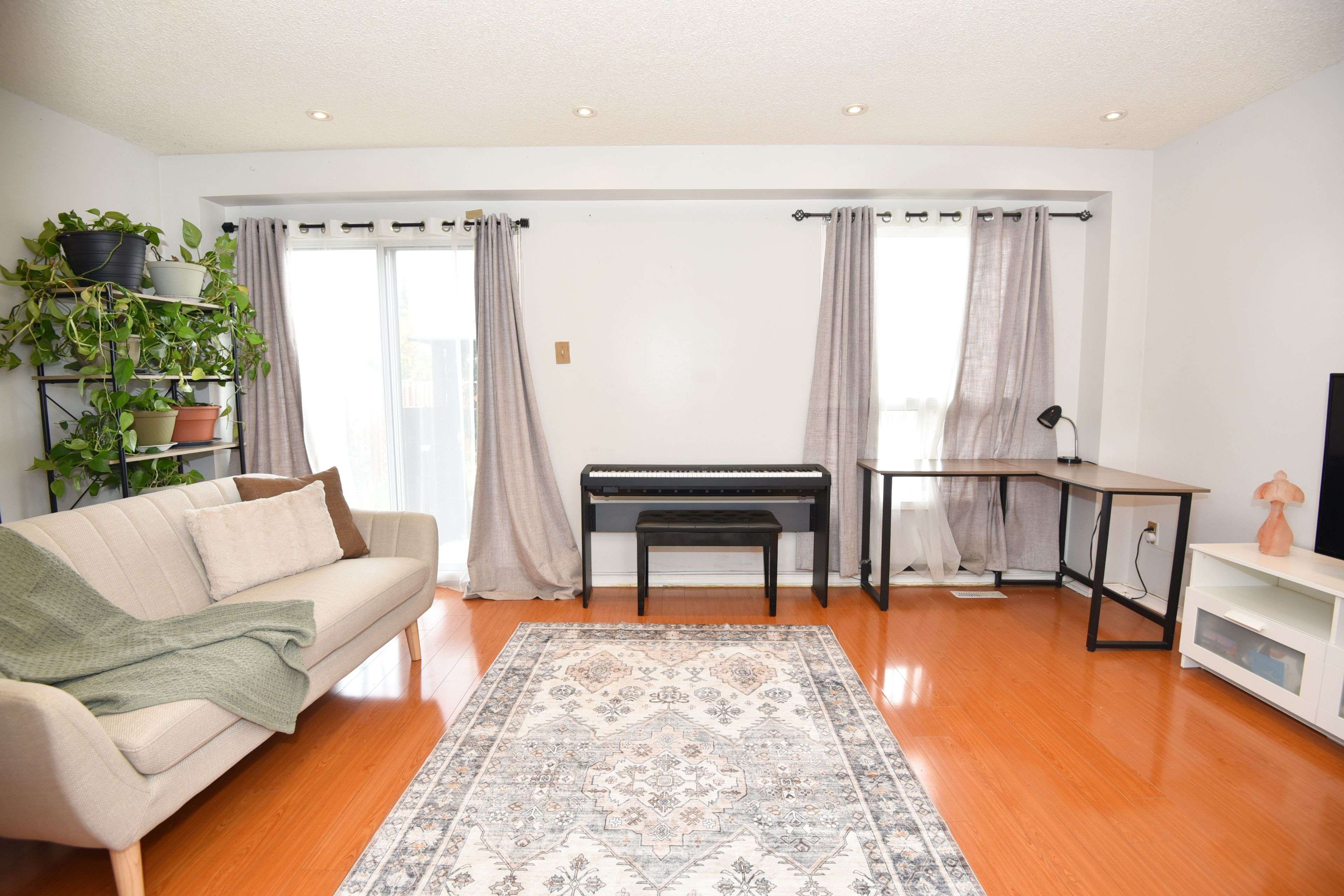 Brampton, ON L6Y 4V7,87 Timberlane DR E