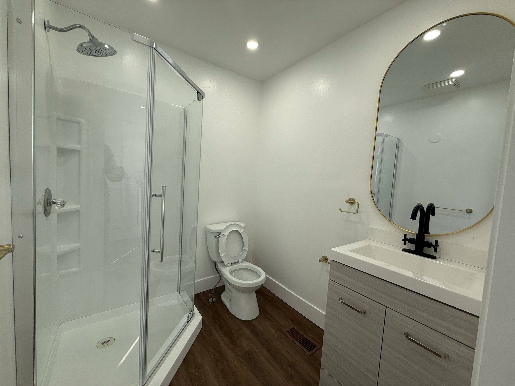 Edwardsburgh/cardinal, ON K0E 1E0,2042-44 Dundas ST