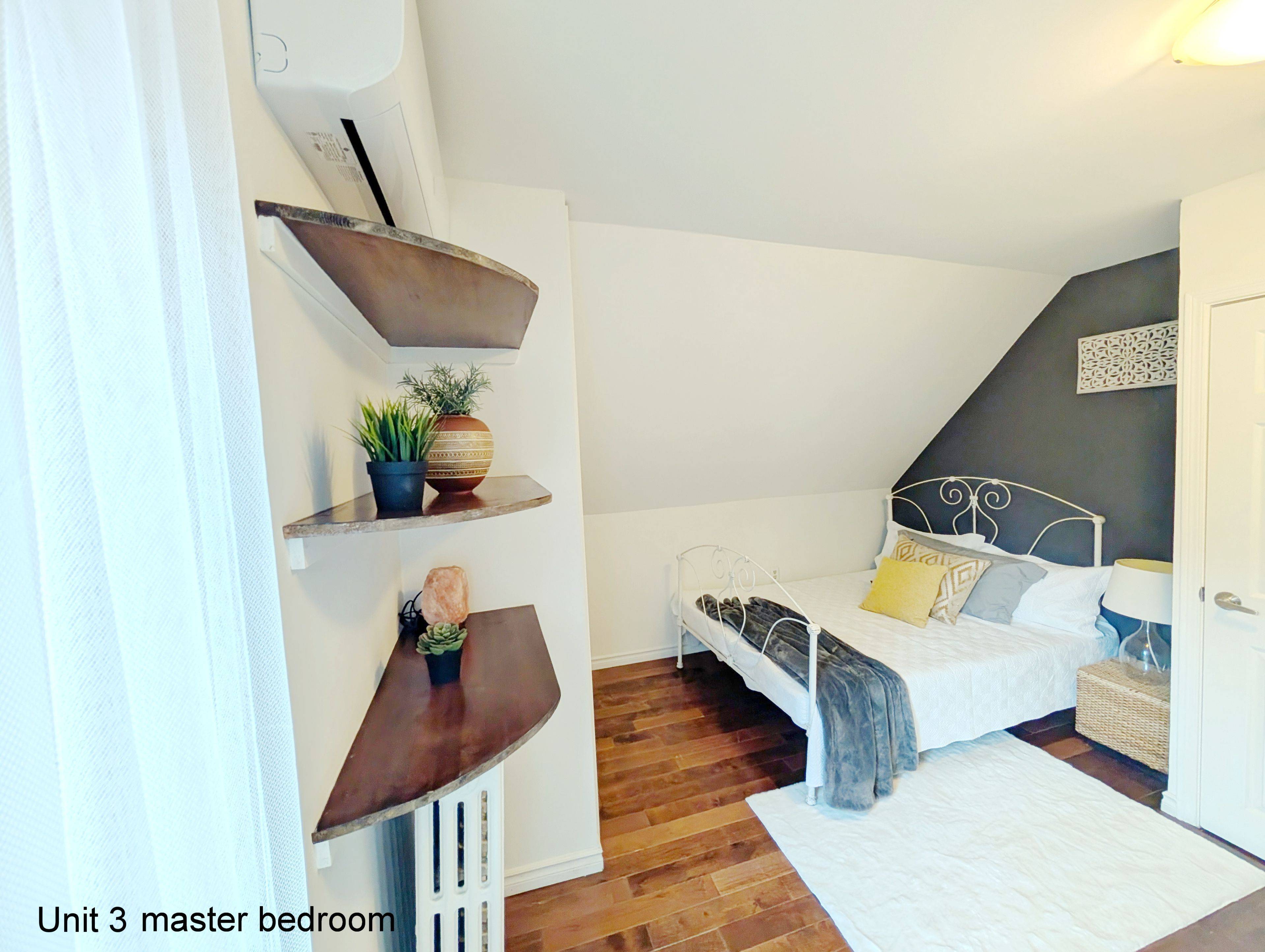 Toronto E02, ON M4L 3J9,117 Bellhaven RD #3