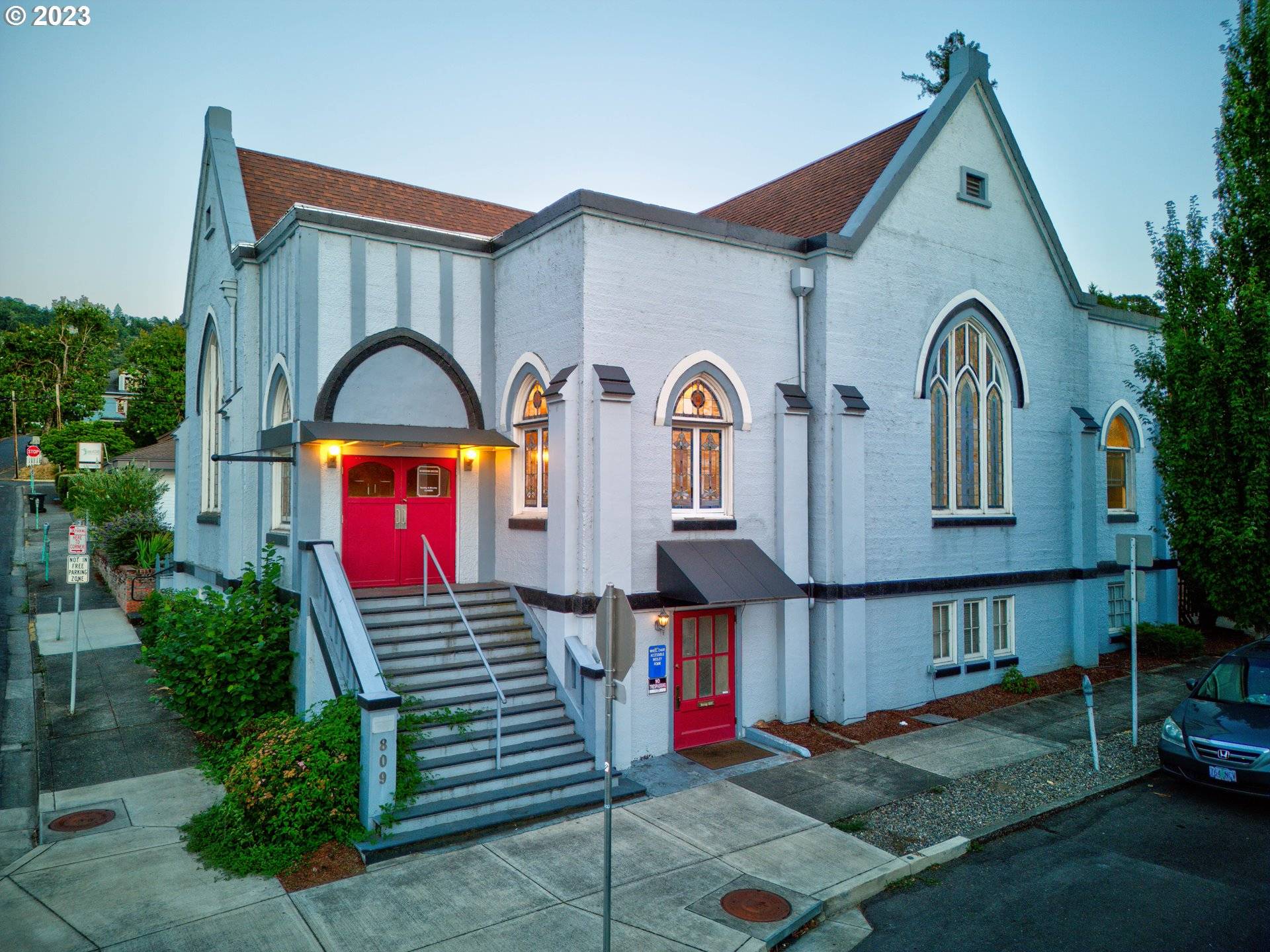 Roseburg, OR 97470,809 SE MAIN ST