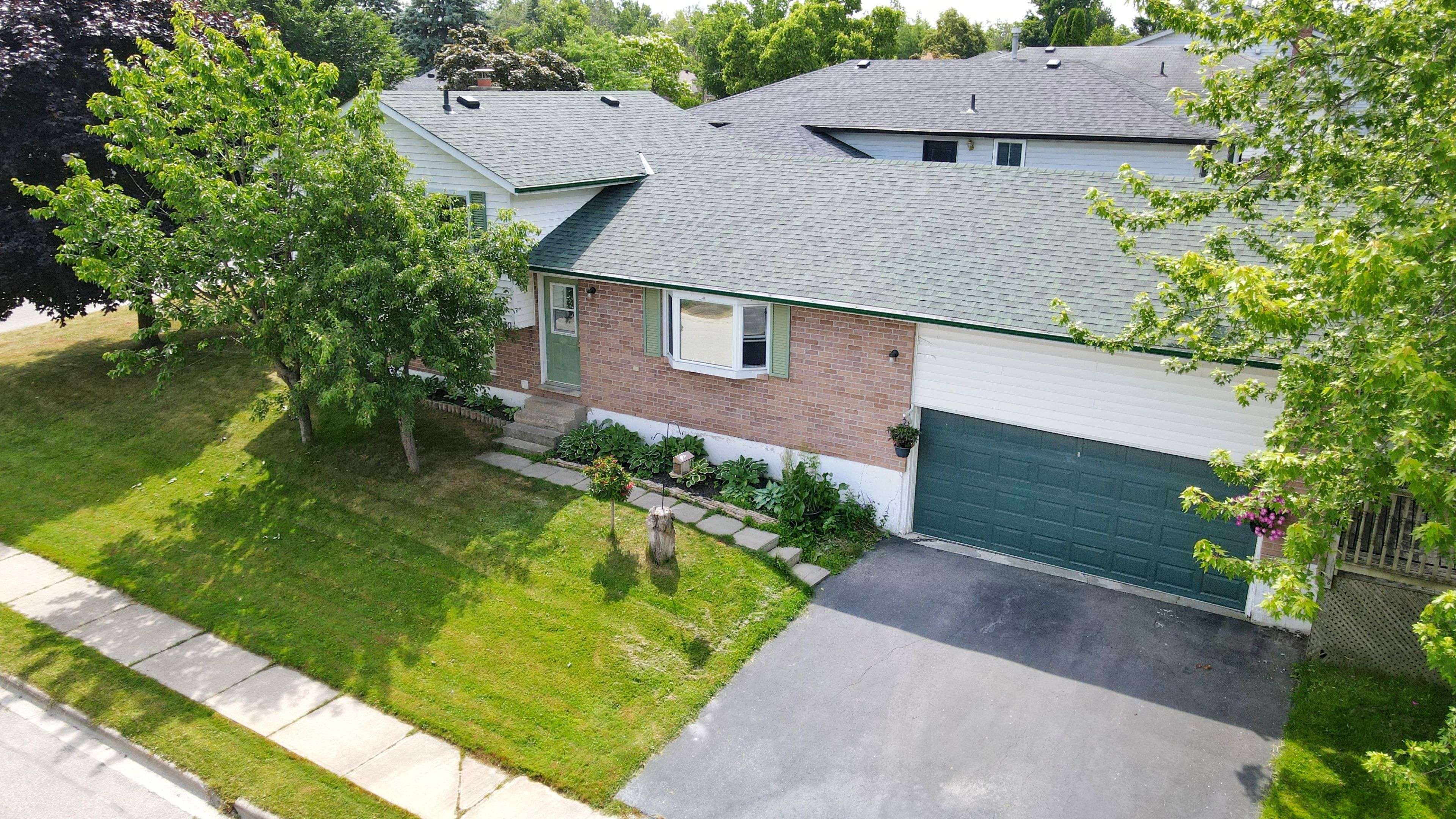 Barrie, ON L4N 6H1,30 McConkey PL