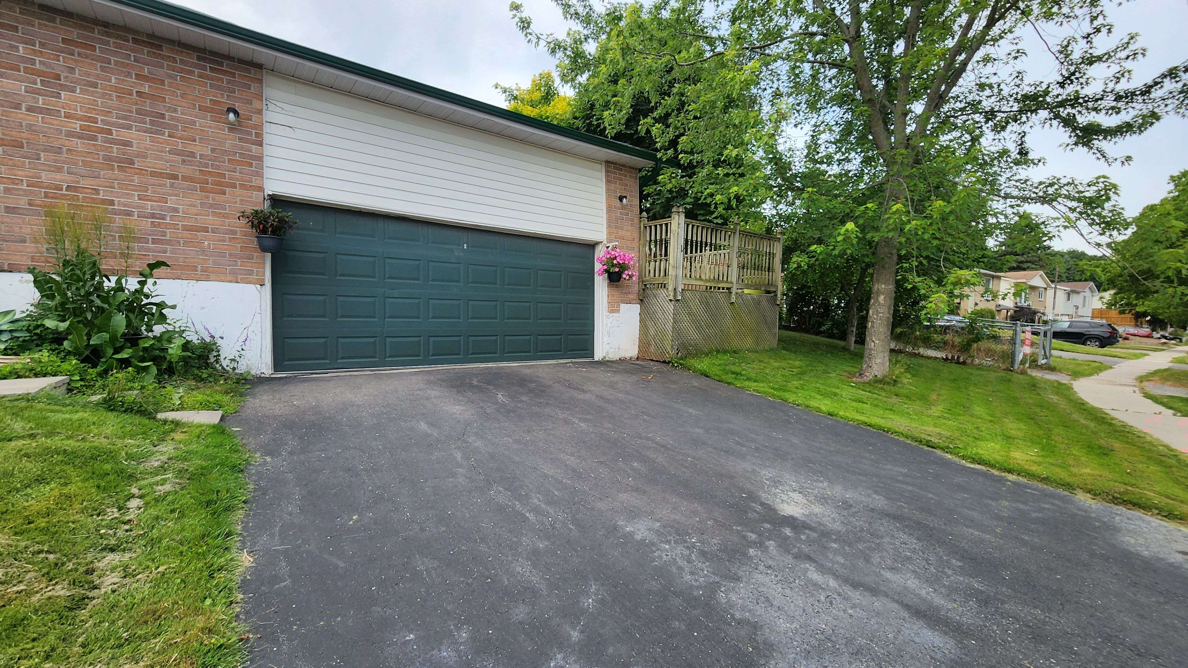Barrie, ON L4N 6H1,30 McConkey PL