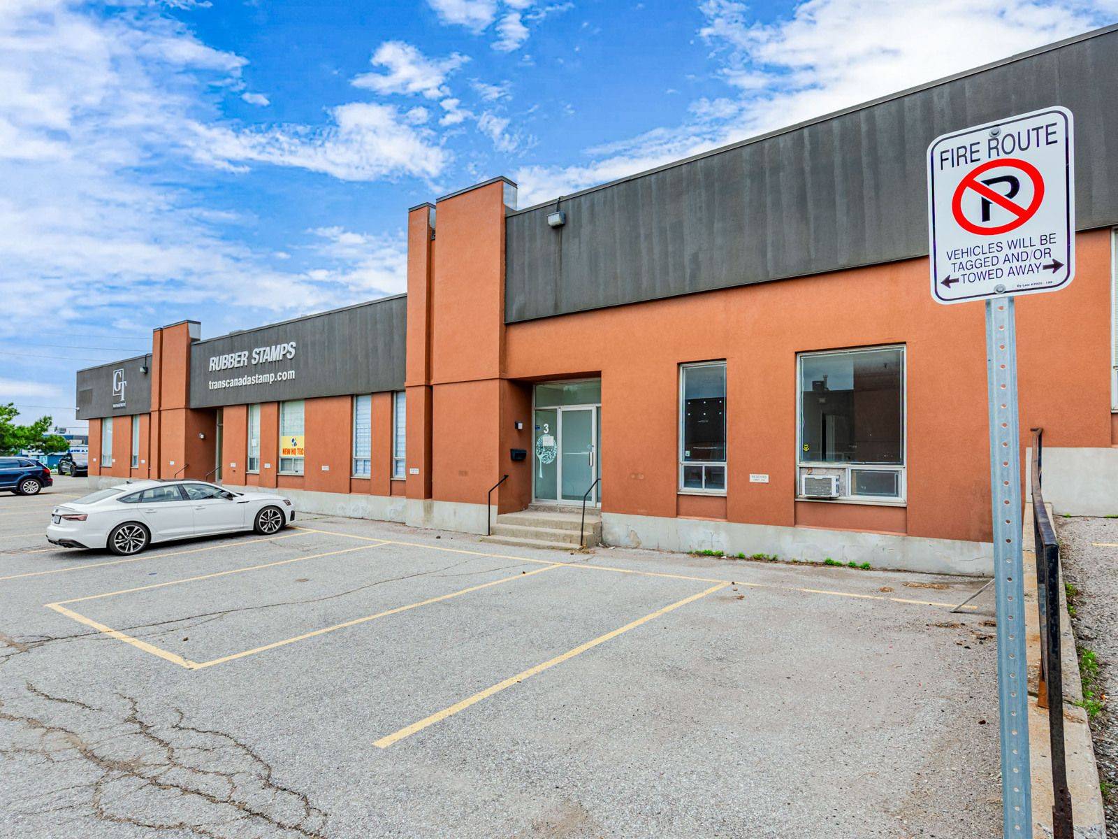 Markham, ON L3R 1J3,70 Don Park RD #24