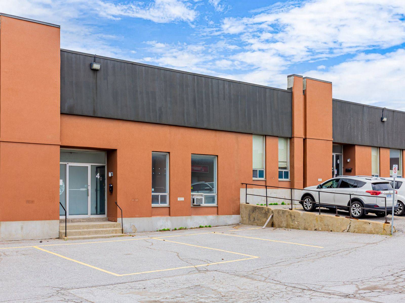 Markham, ON L3R 1J3,70 Don Park RD #24