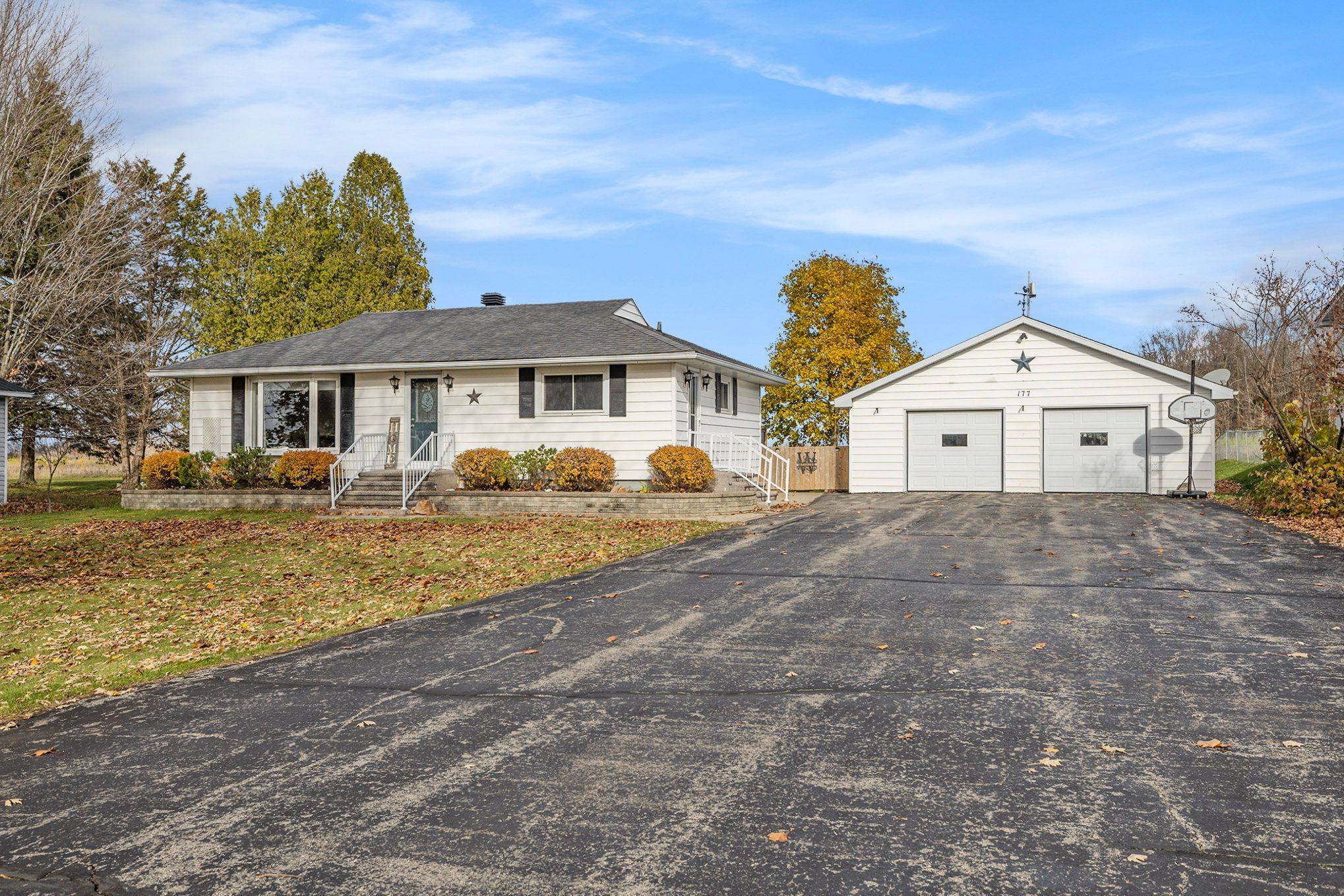 Elizabethtown-kitley, ON K0E 1H0,177 County Road 29 RD