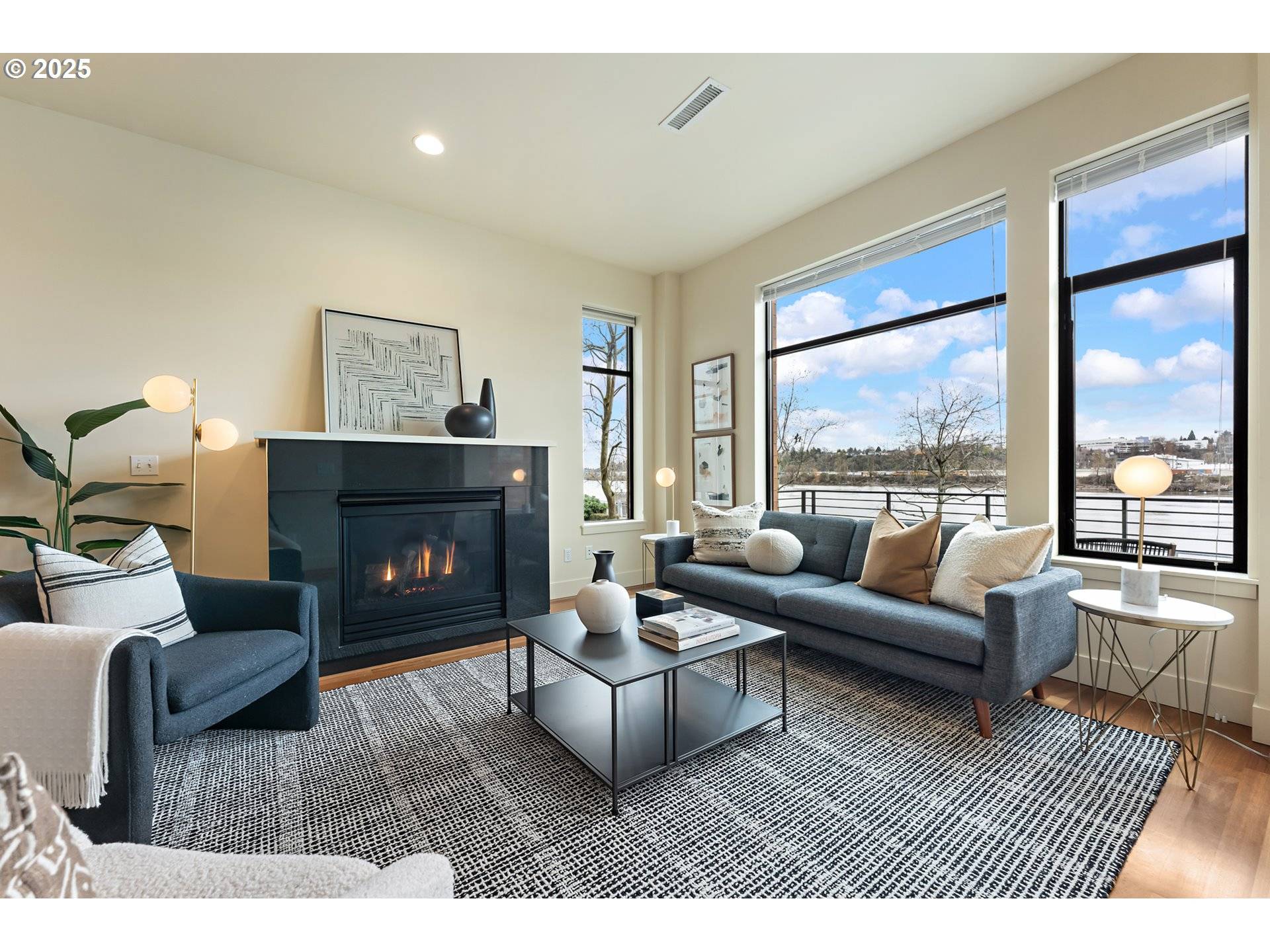 Portland, OR 97209,1660 NW Riverscape Dr