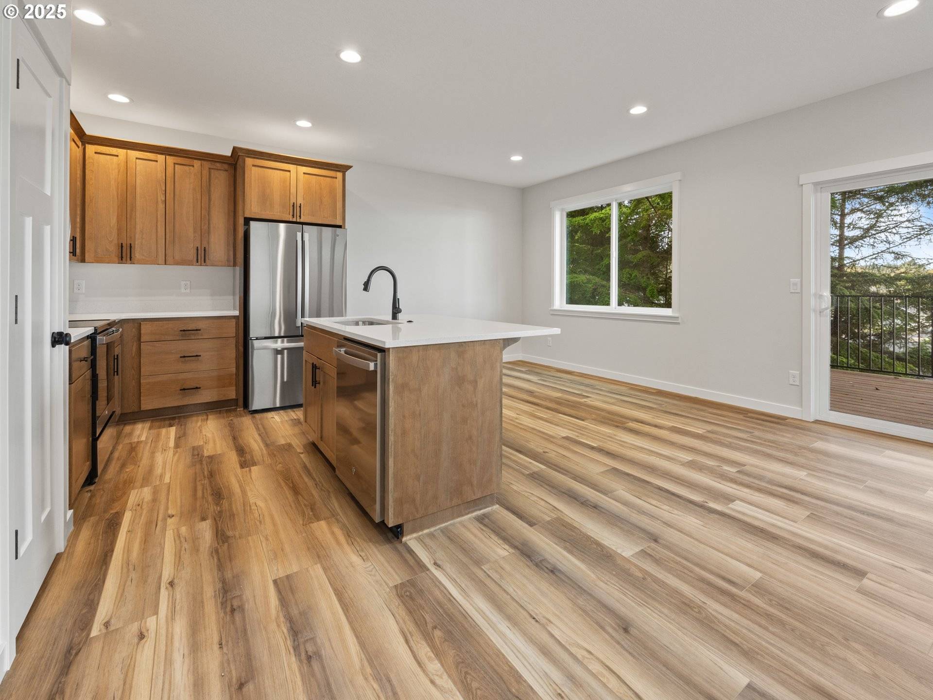 Lincoln City, OR 97367,1453 SE MARINE AVE