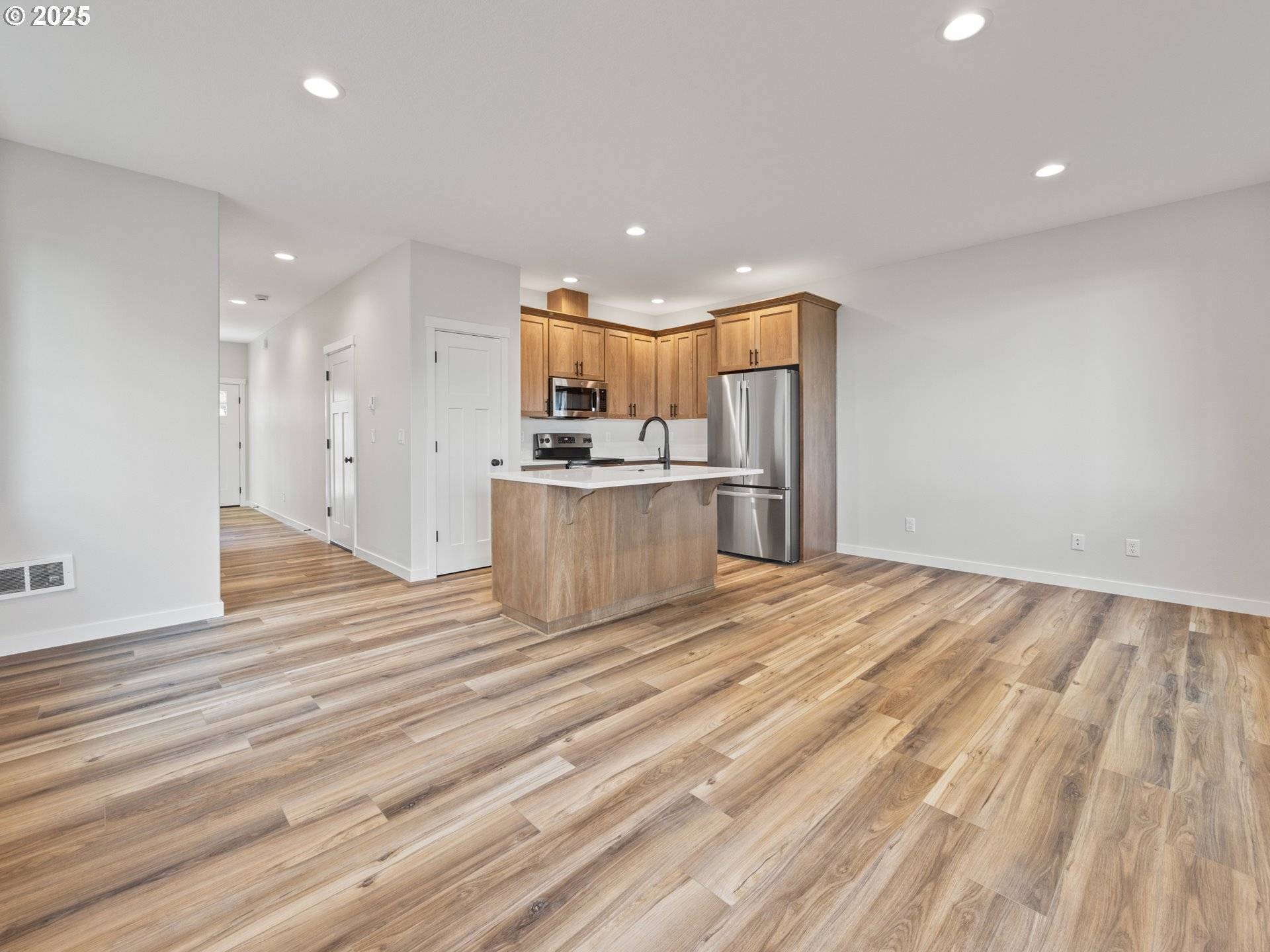 Lincoln City, OR 97367,1453 SE MARINE AVE