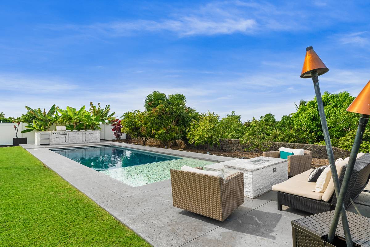 Kailua-kona, HI 96740,73-4354 LULA ST