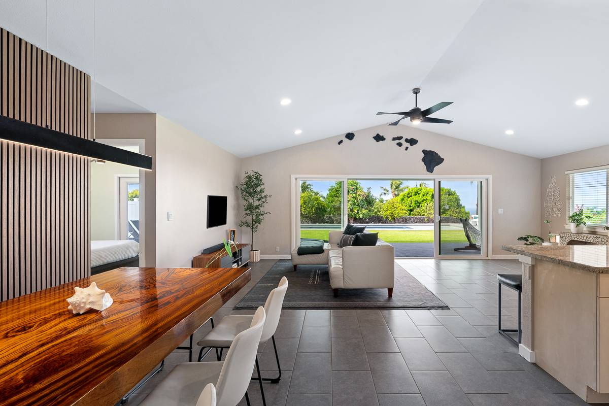 Kailua-kona, HI 96740,73-4354 LULA ST