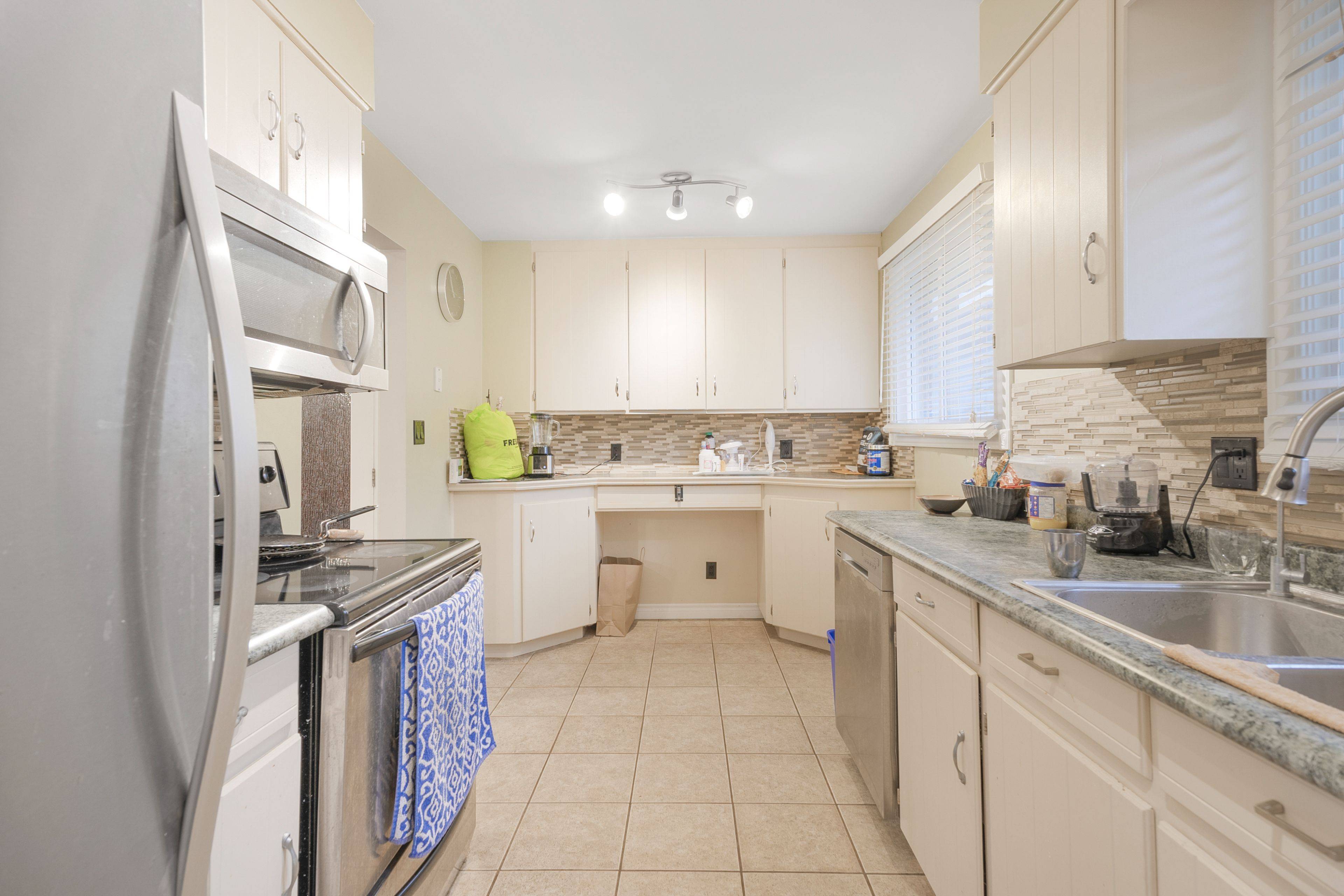 Niagara Falls, ON L2H 2G5,6190 CHARNWOOD AVE