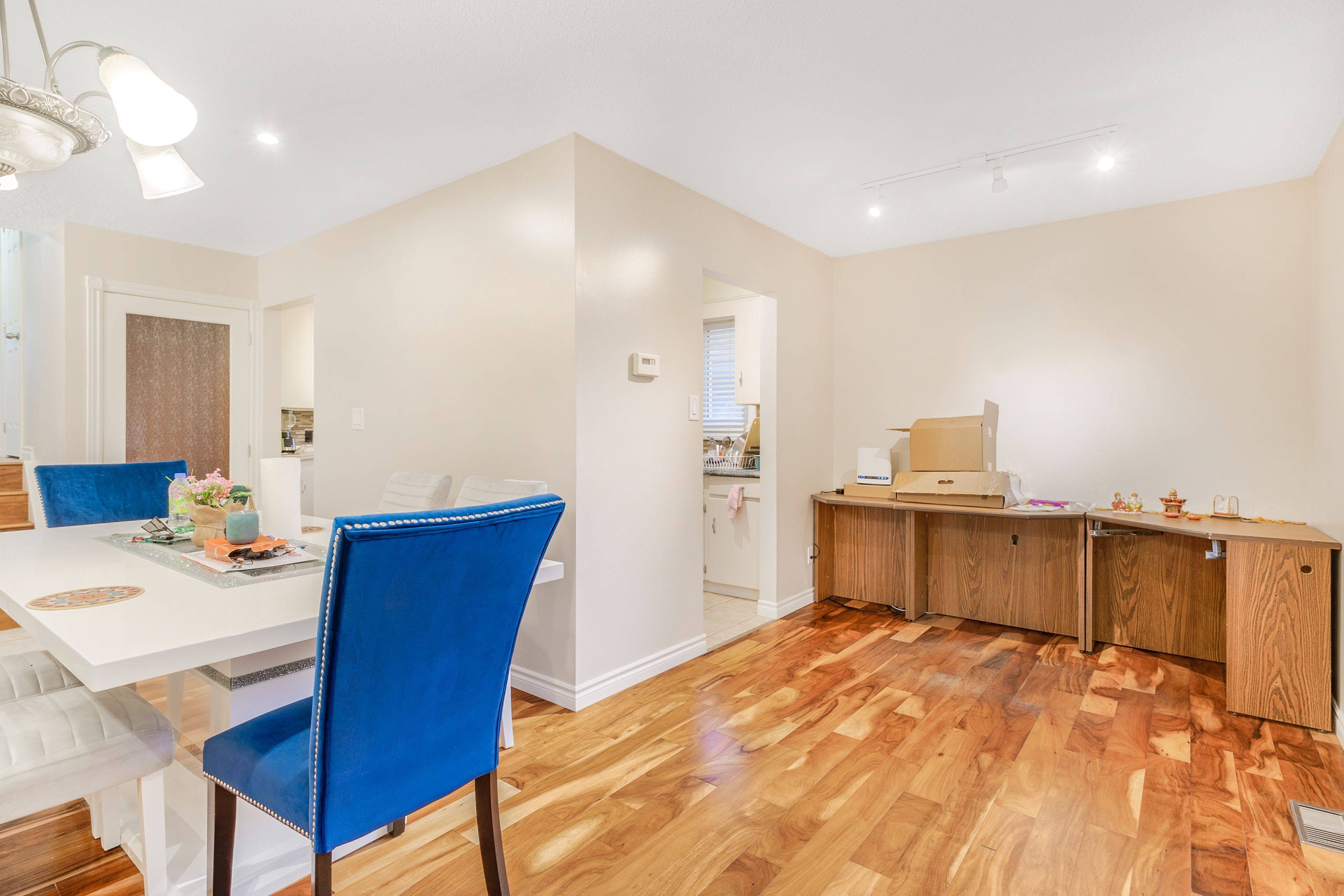 Niagara Falls, ON L2H 2G5,6190 CHARNWOOD AVE