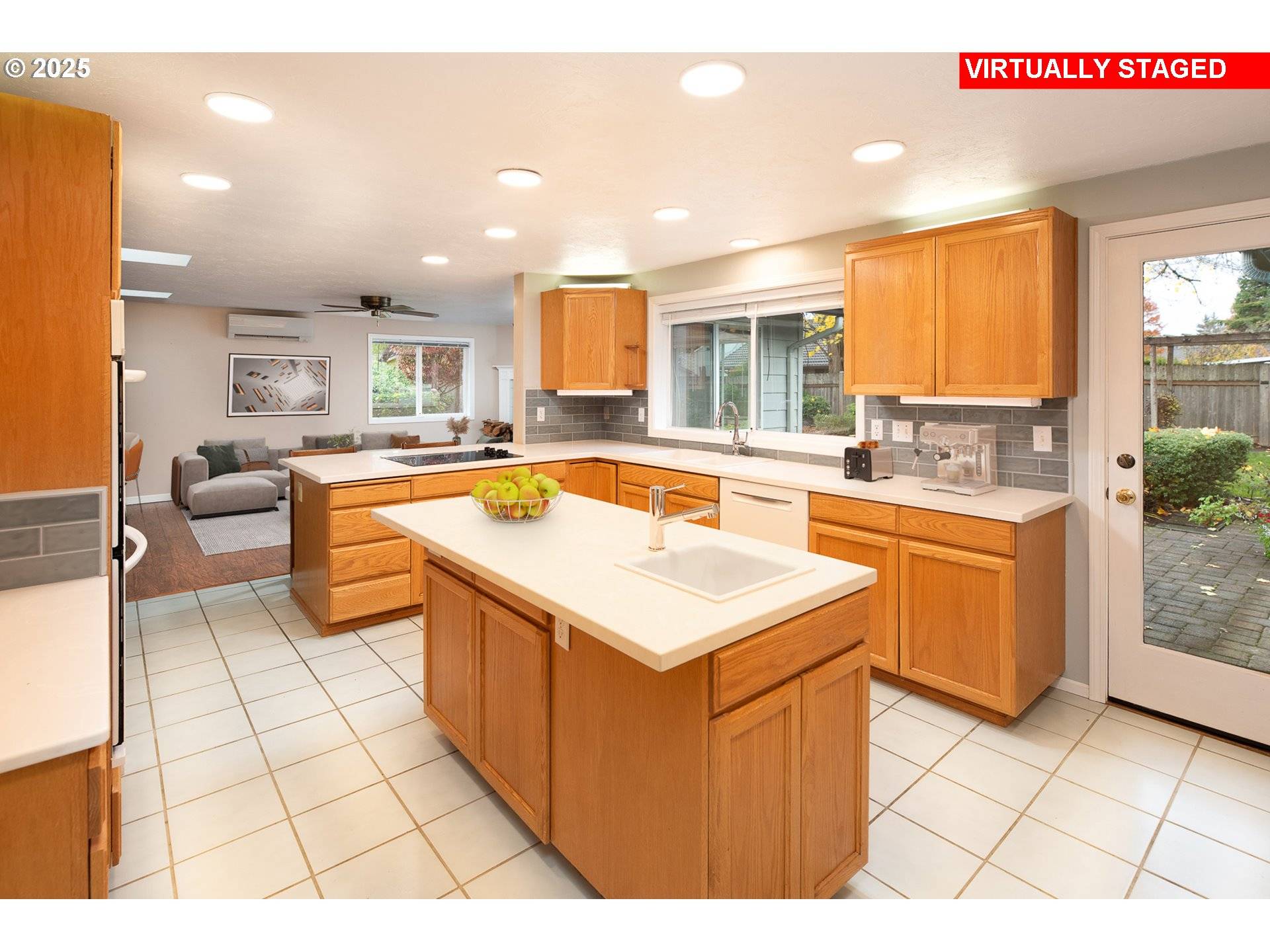 Springfield, OR 97477,633 ROWAN AVE