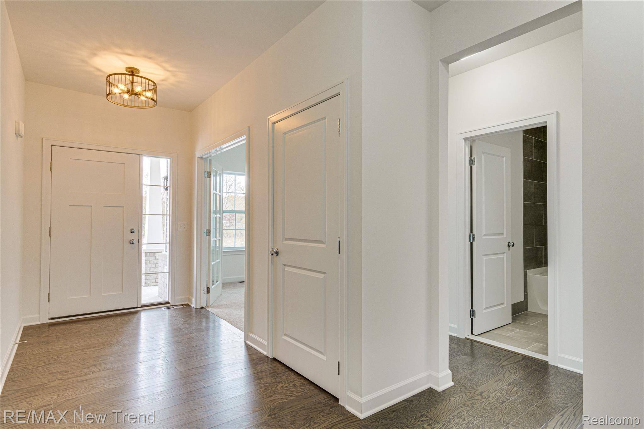 Wixom, MI 48393,602 Pattan DR