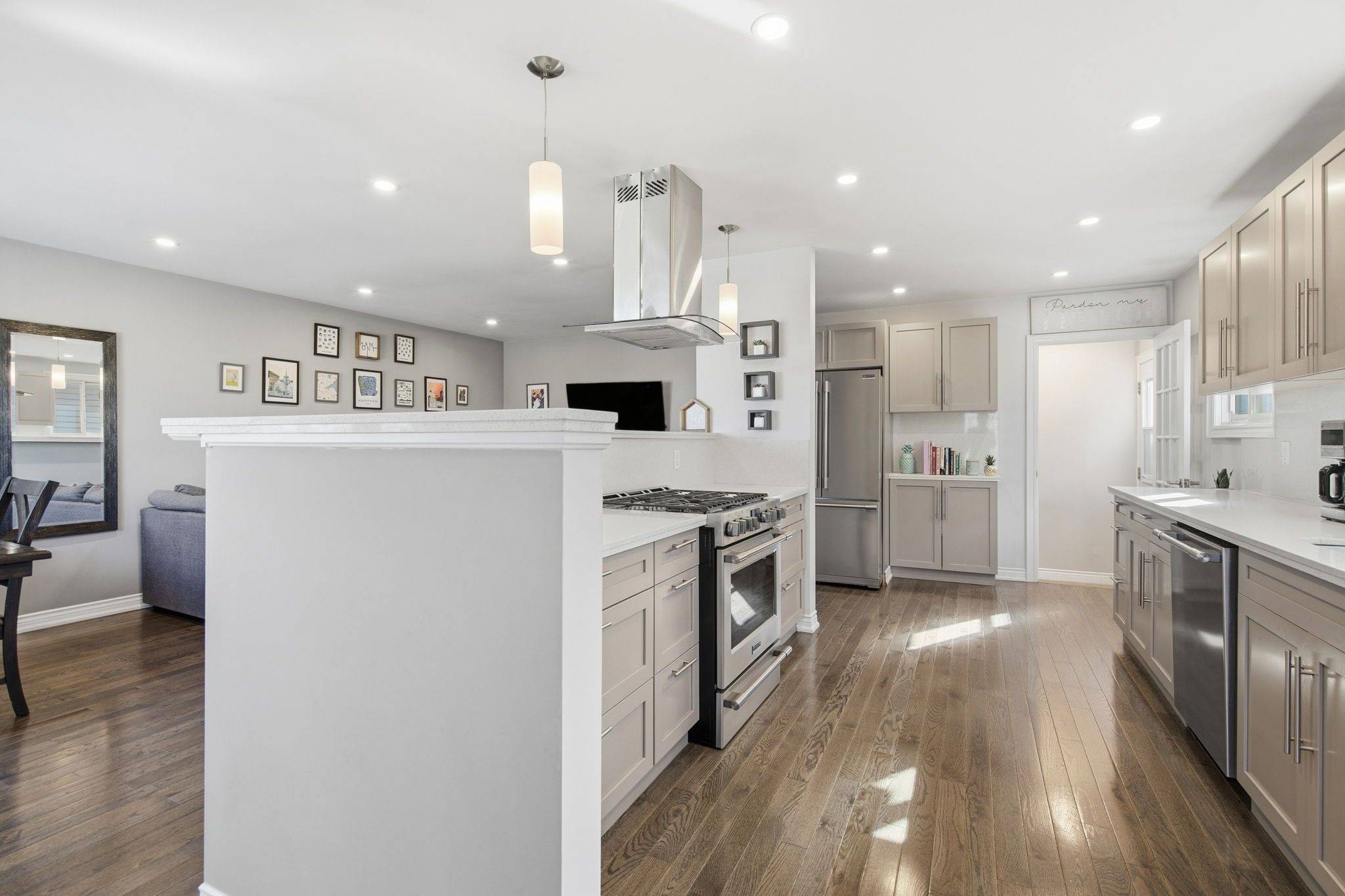 Hamilton, ON L9C 6R8,146 Lavina CRES