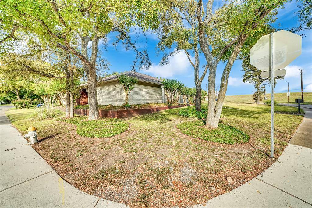 Dallas, TX 75243,12401 Pleasant Valley Drive