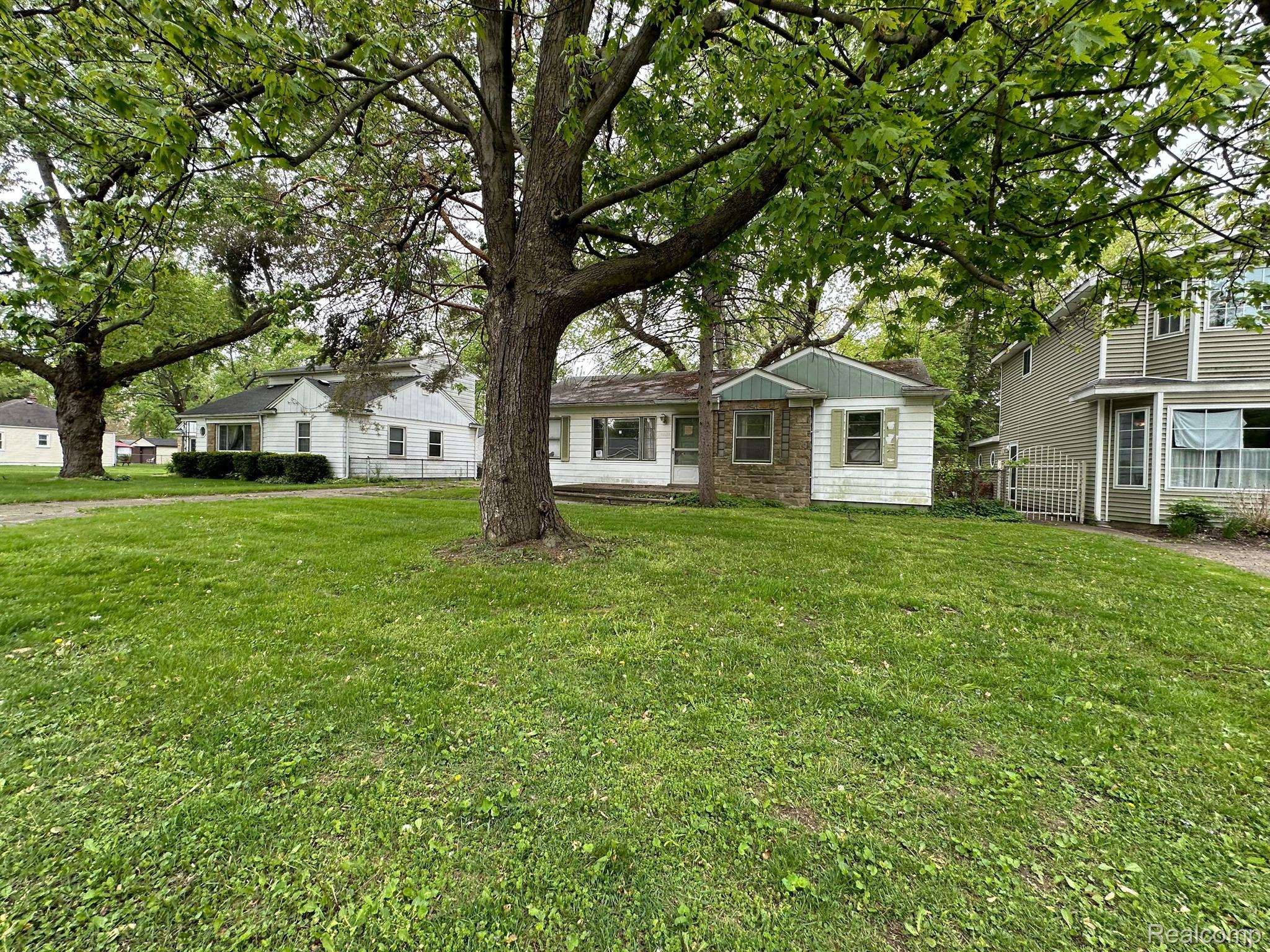 Livonia, MI 48152,19627 WEYHER ST