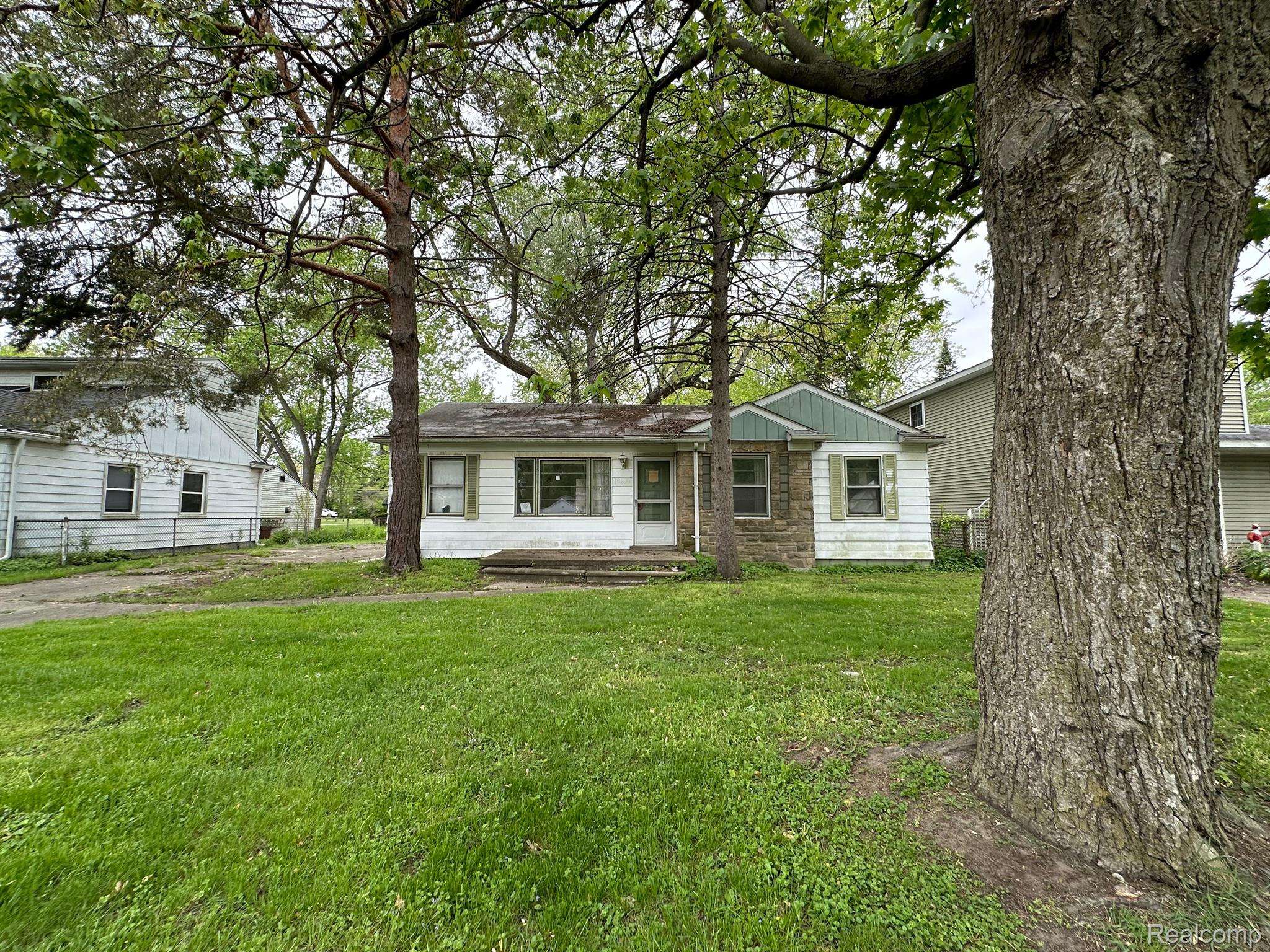 Livonia, MI 48152,19627 WEYHER ST