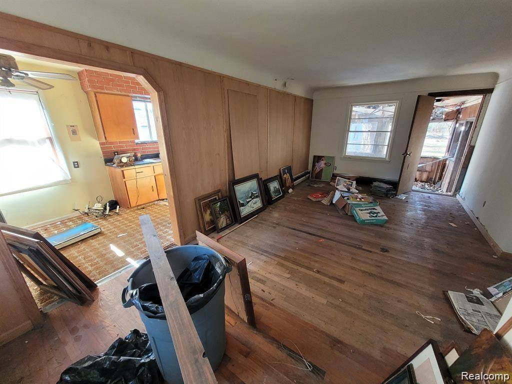 Livonia, MI 48152,19627 WEYHER ST