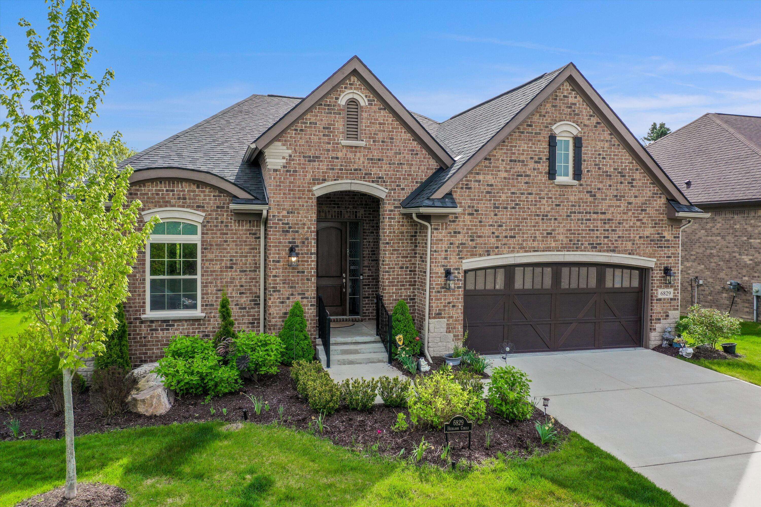 West Bloomfield, MI 48322,6829 Heirloom CIR