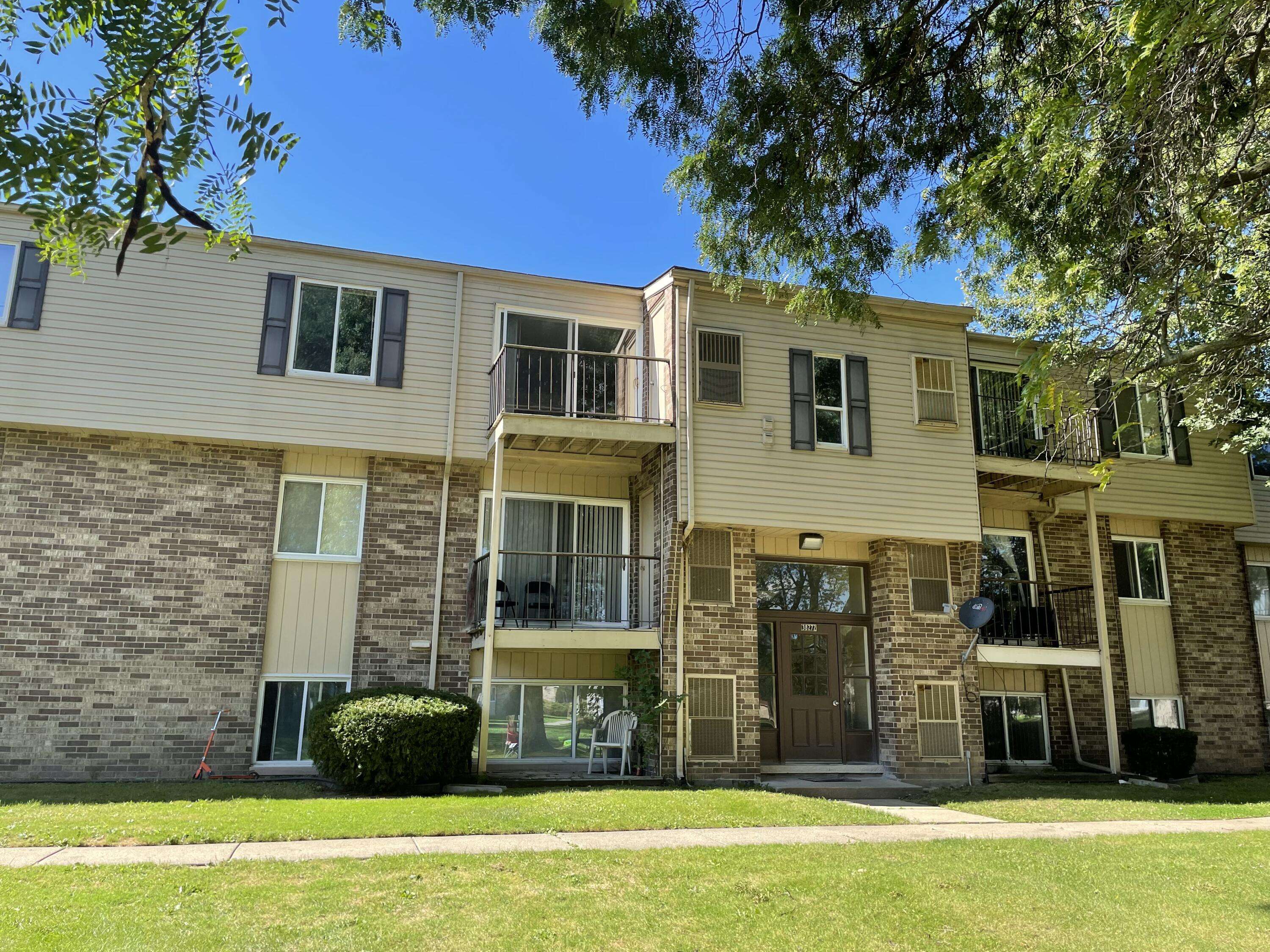 Clinton Twp, MI 48038,38272 FAIRWAY CT