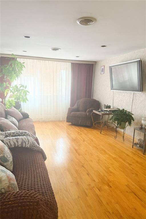 Brooklyn, NY 11235,3956 Nostrand AVE